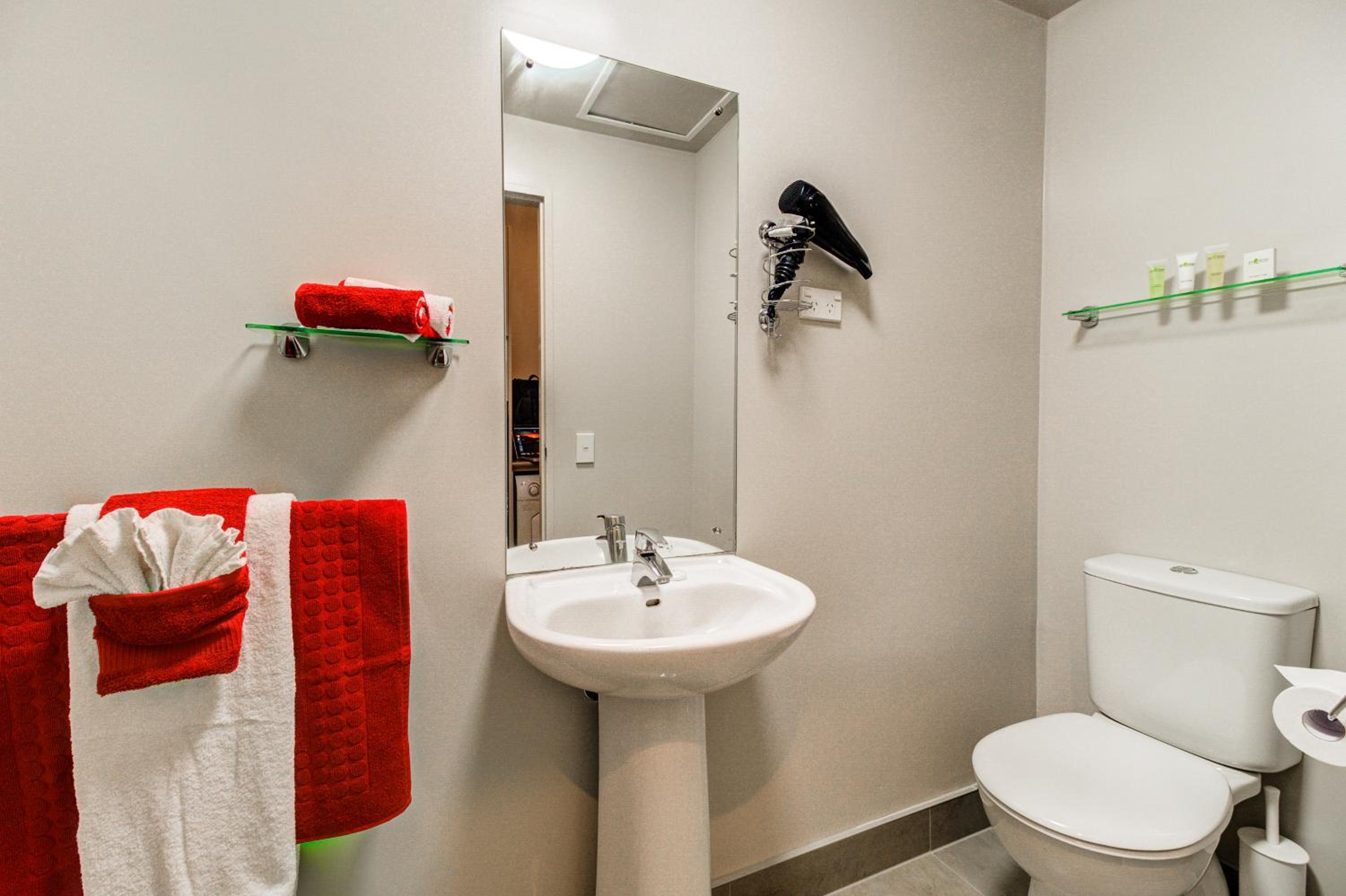 One-Bedroom Apartment - Photo 6