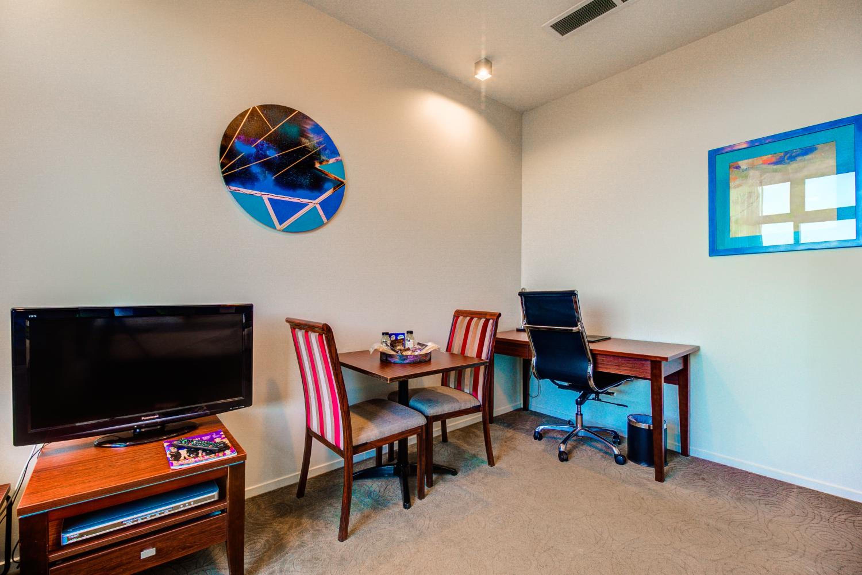 One-Bedroom Apartment - Photo 7