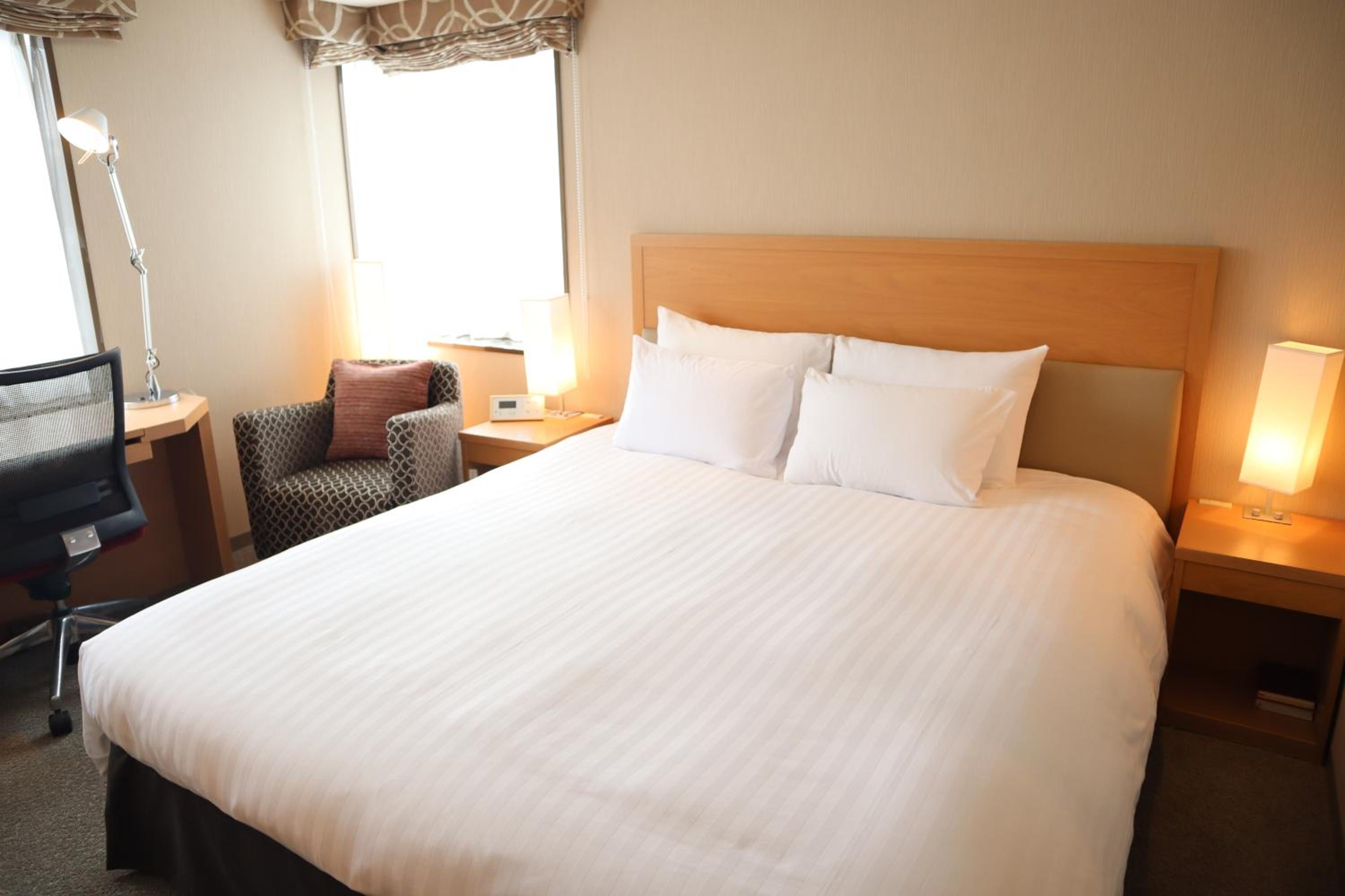 Corner Double Room - Non-Smoking - Photo 9