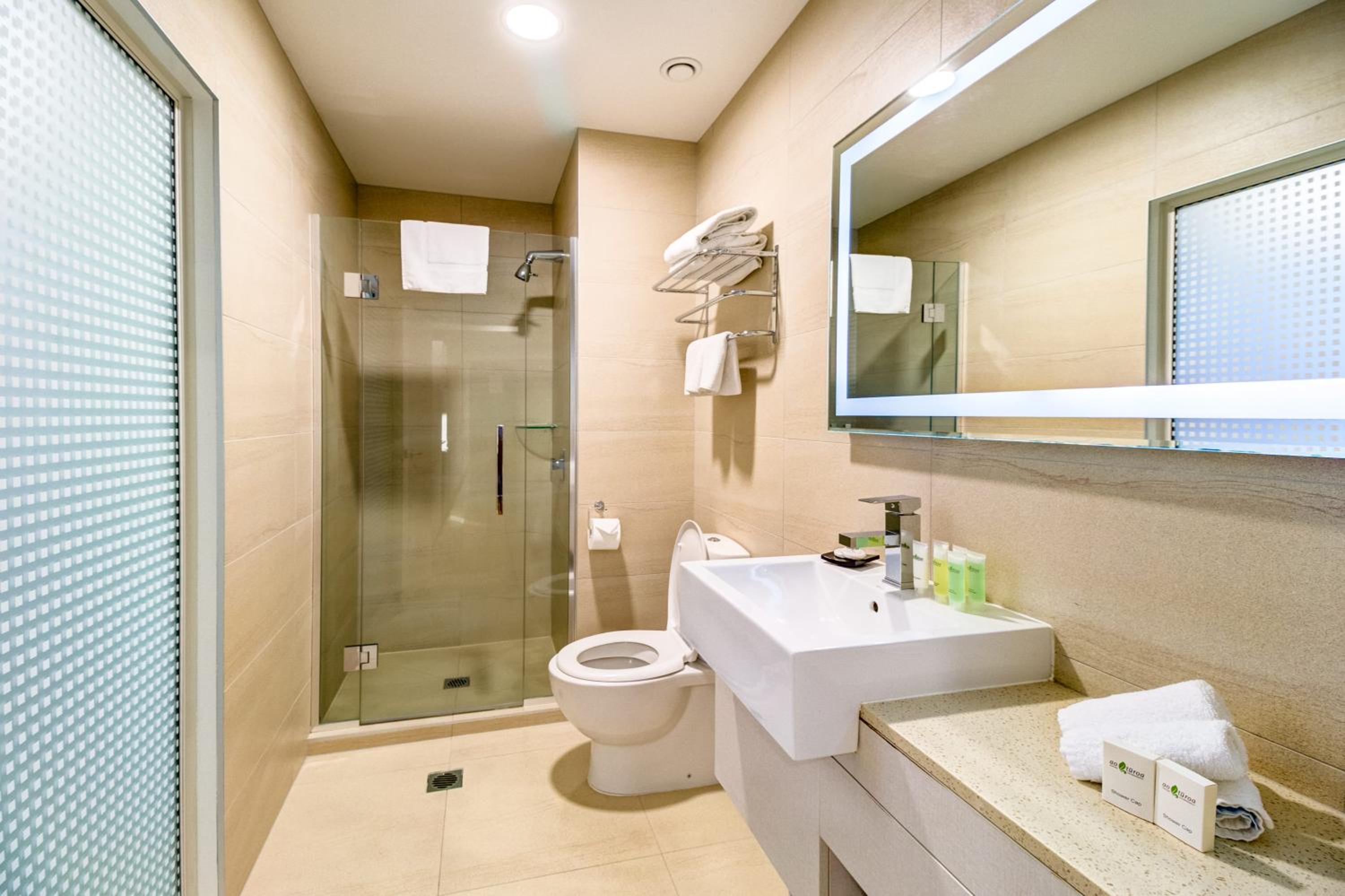 Two-Bedroom Suite thumbnail 6
