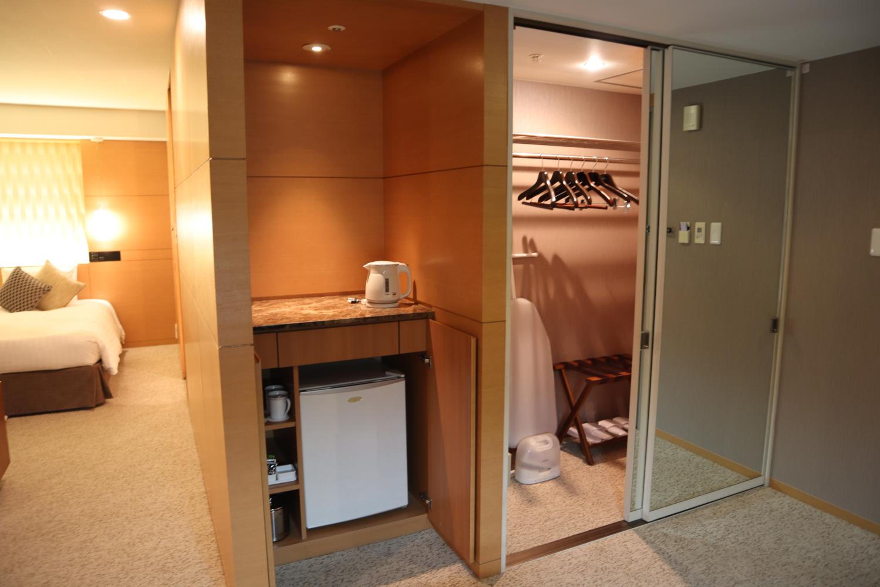 Luxury Twin Room - Non-Smoking - Photo 9