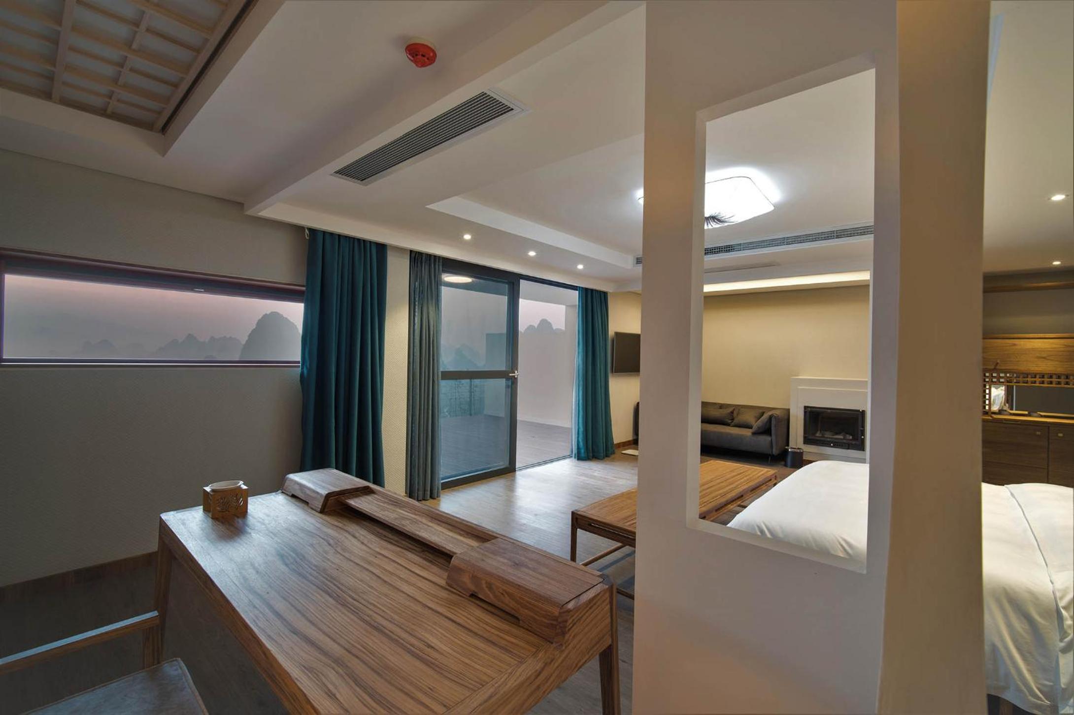 King Room with free pick up service
