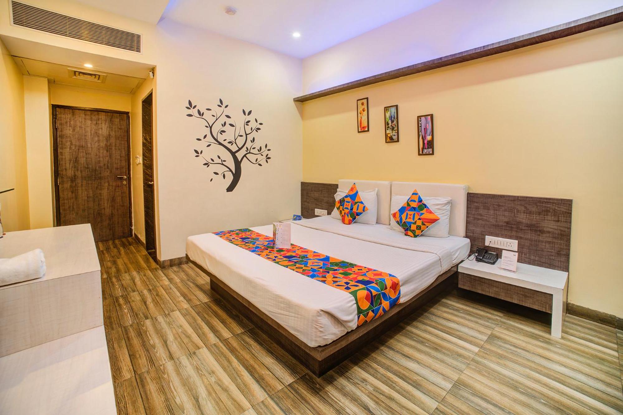 Deluxe Room - Photo 3