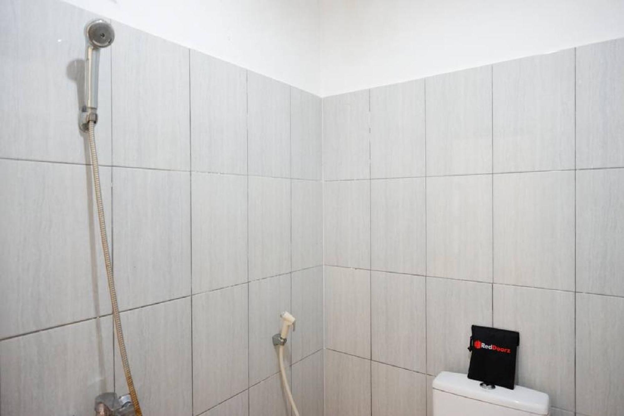 Double Room - Photo 9