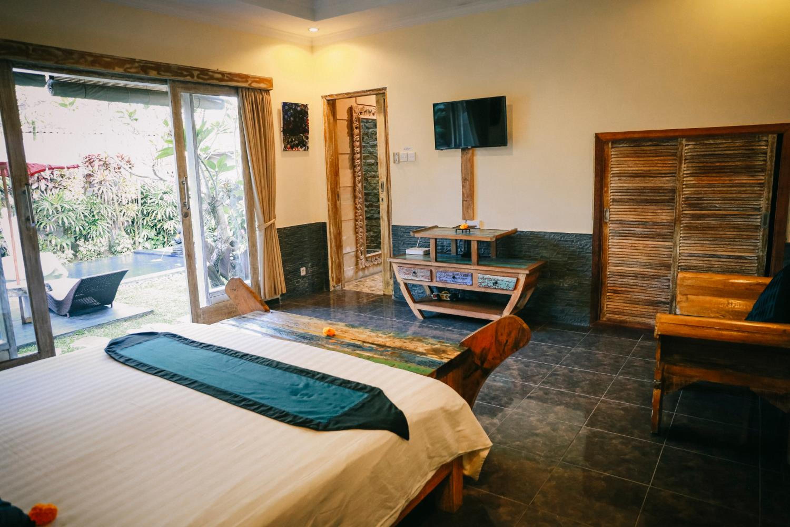 Two-Bedroom Villa - Photo 10