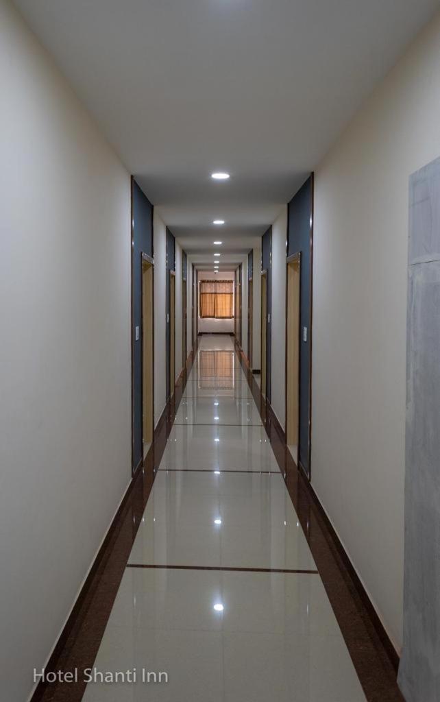 Deluxe Double Room (2 Adults + 1 Child) photo 2