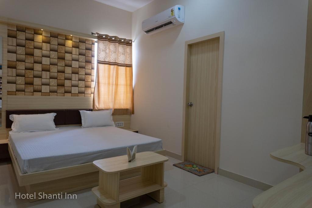 Deluxe Double Room (2 Adults + 1 Child) photo 3