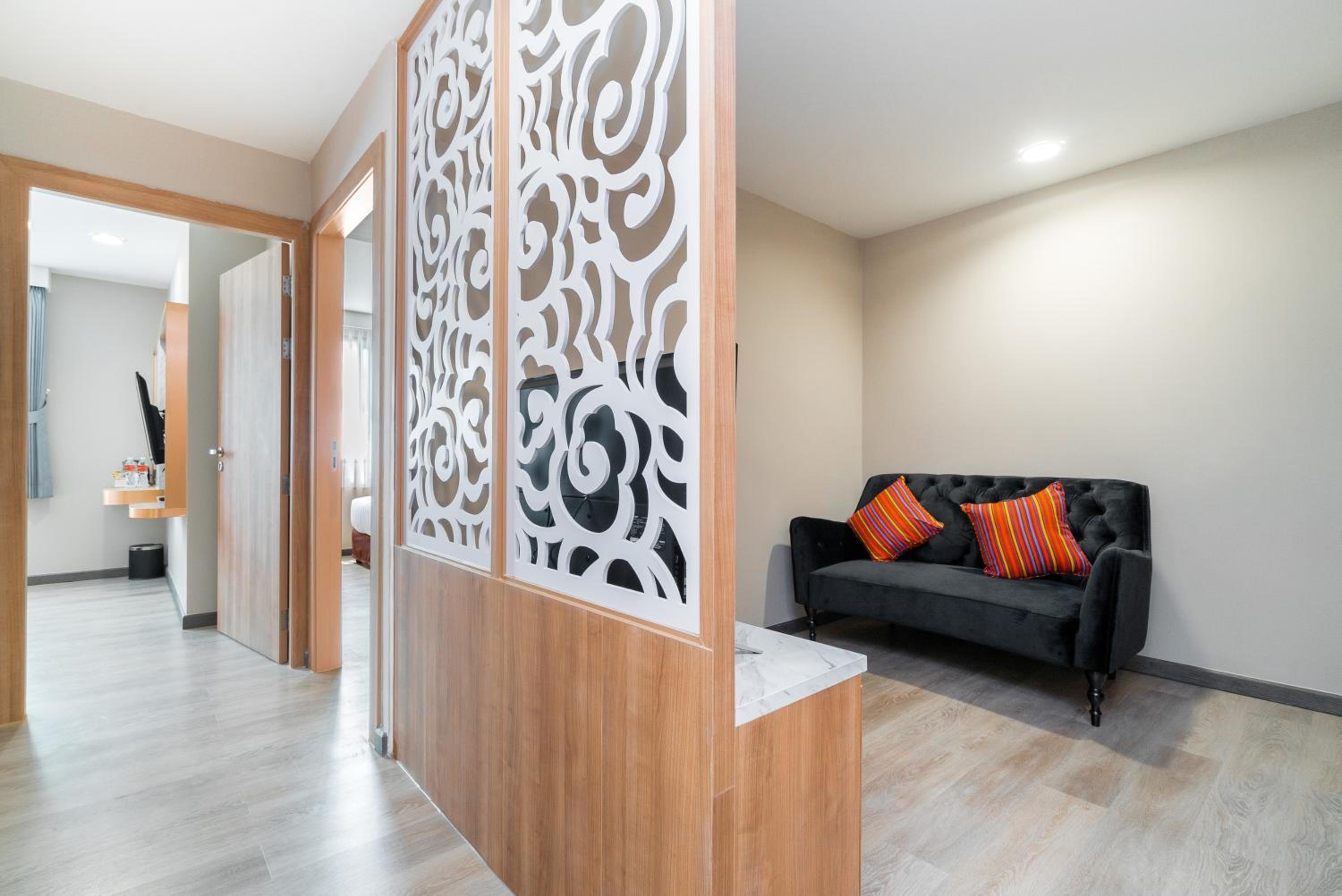 Two-Bedroom Suite - Photo 6