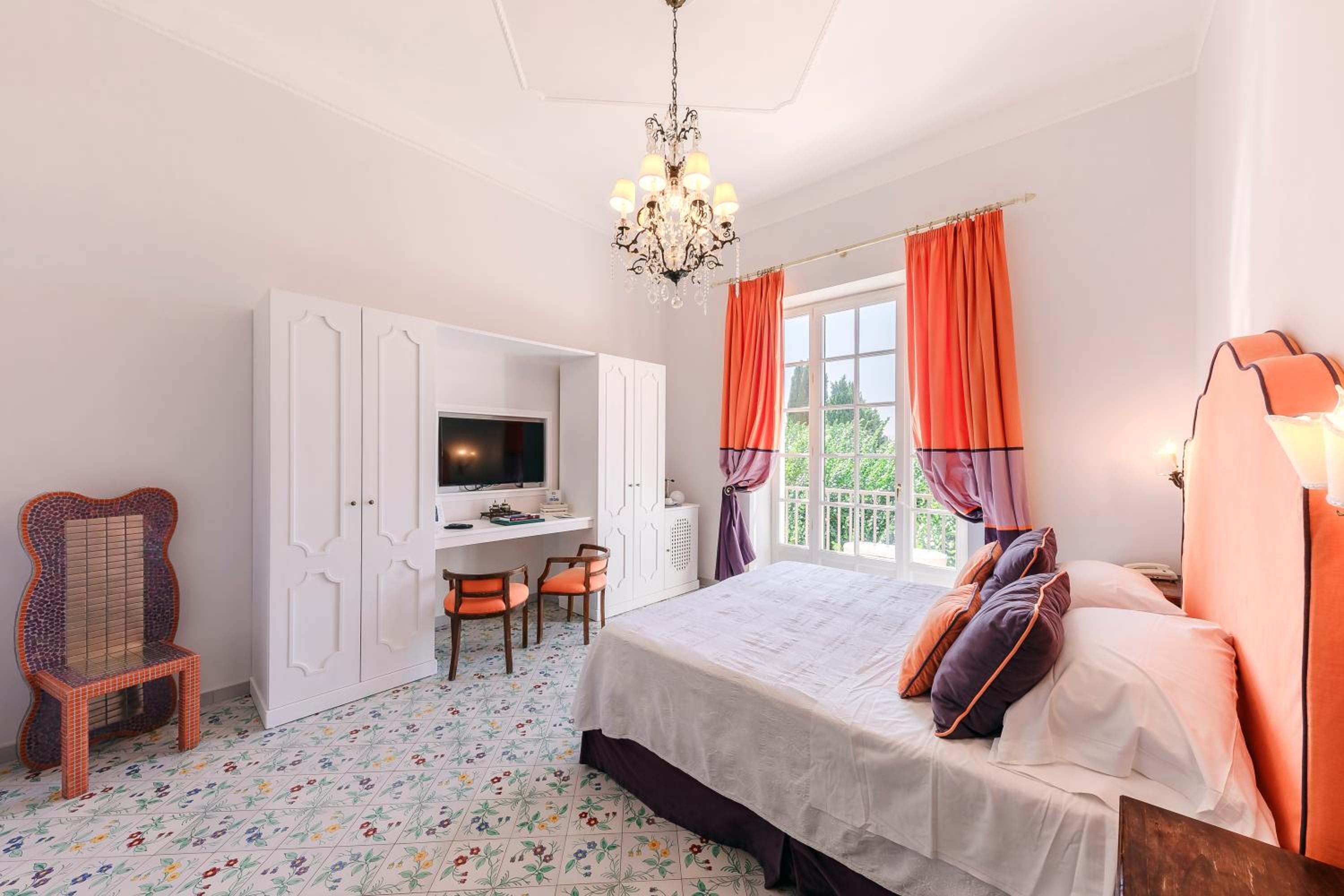 Comfort Double or Twin Room with Partial Sea View  photo 1