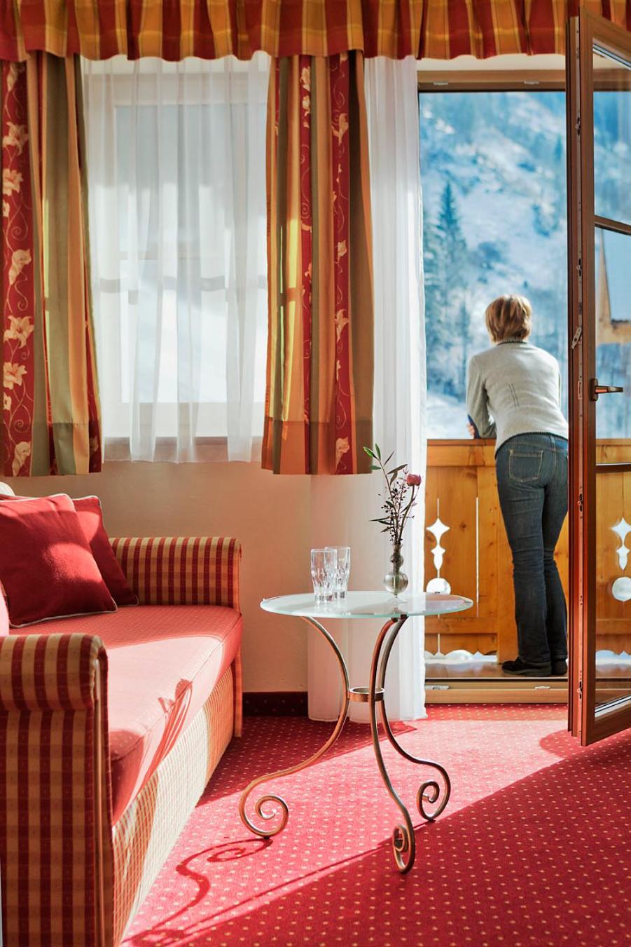 Deluxe Double Room with Balcony photo 3