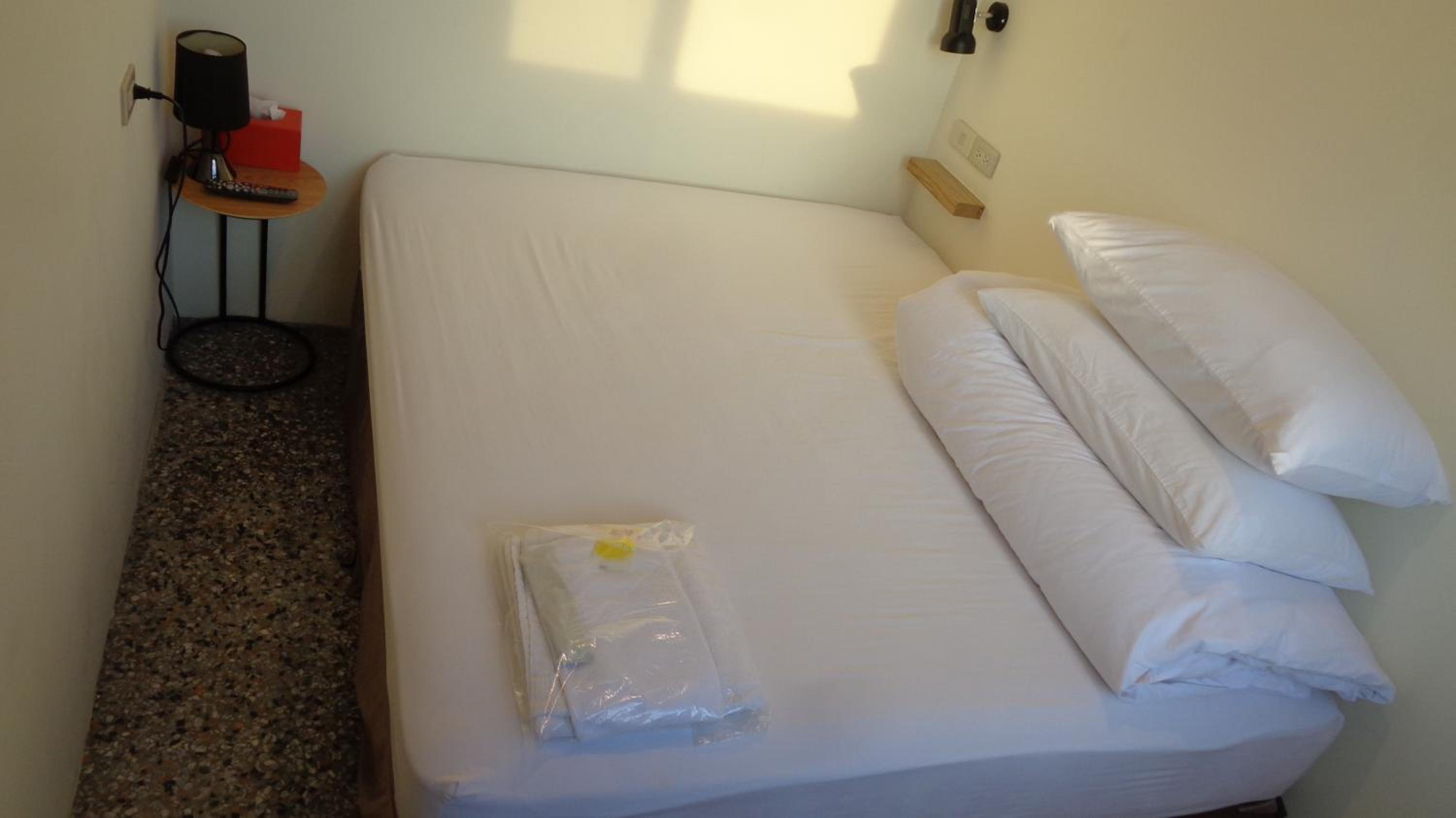 Quadruple Room with Private Bathroom photo 1