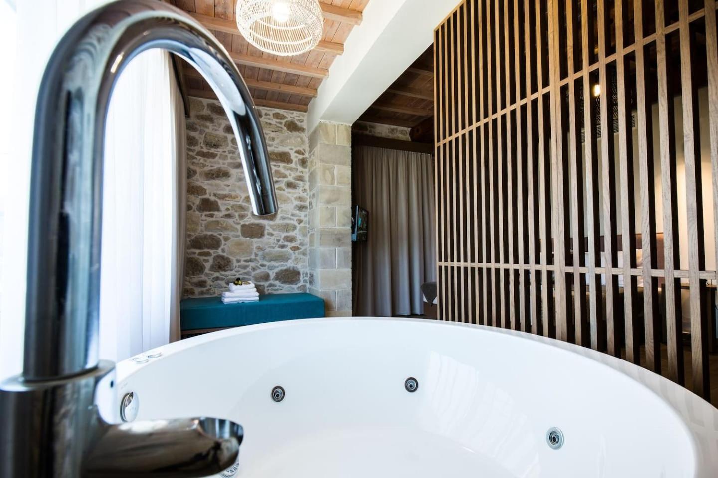 Two-Bedroom House - Photo 9