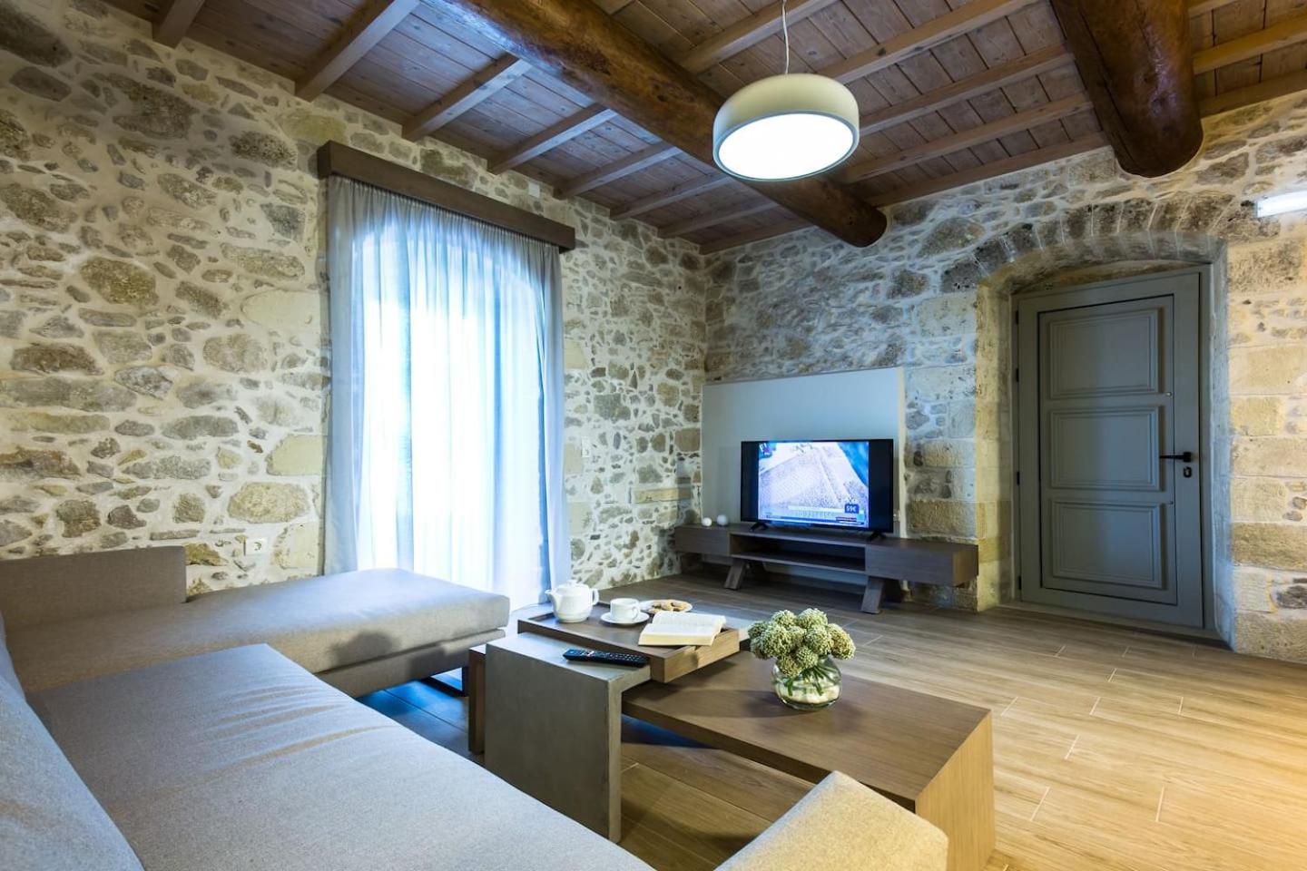 Two-Bedroom House - Photo 4