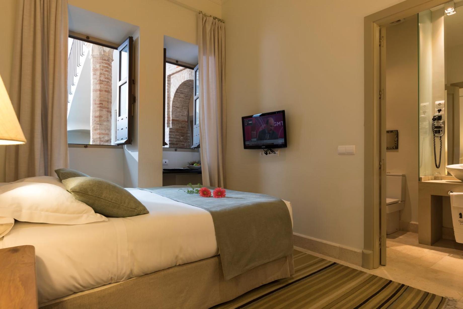 Small Double Room - Photo 3
