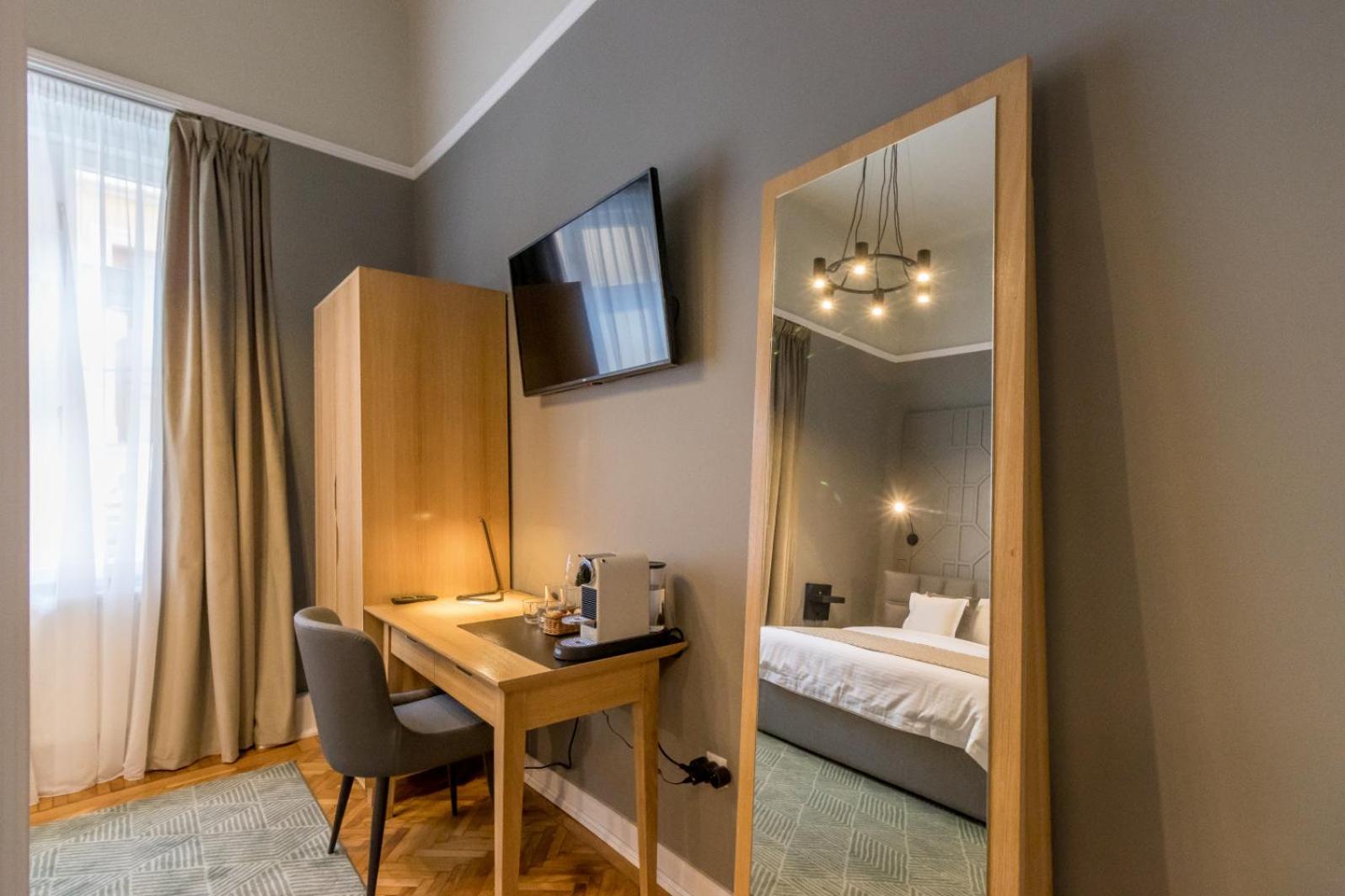 Standard Double Room - Photo 24