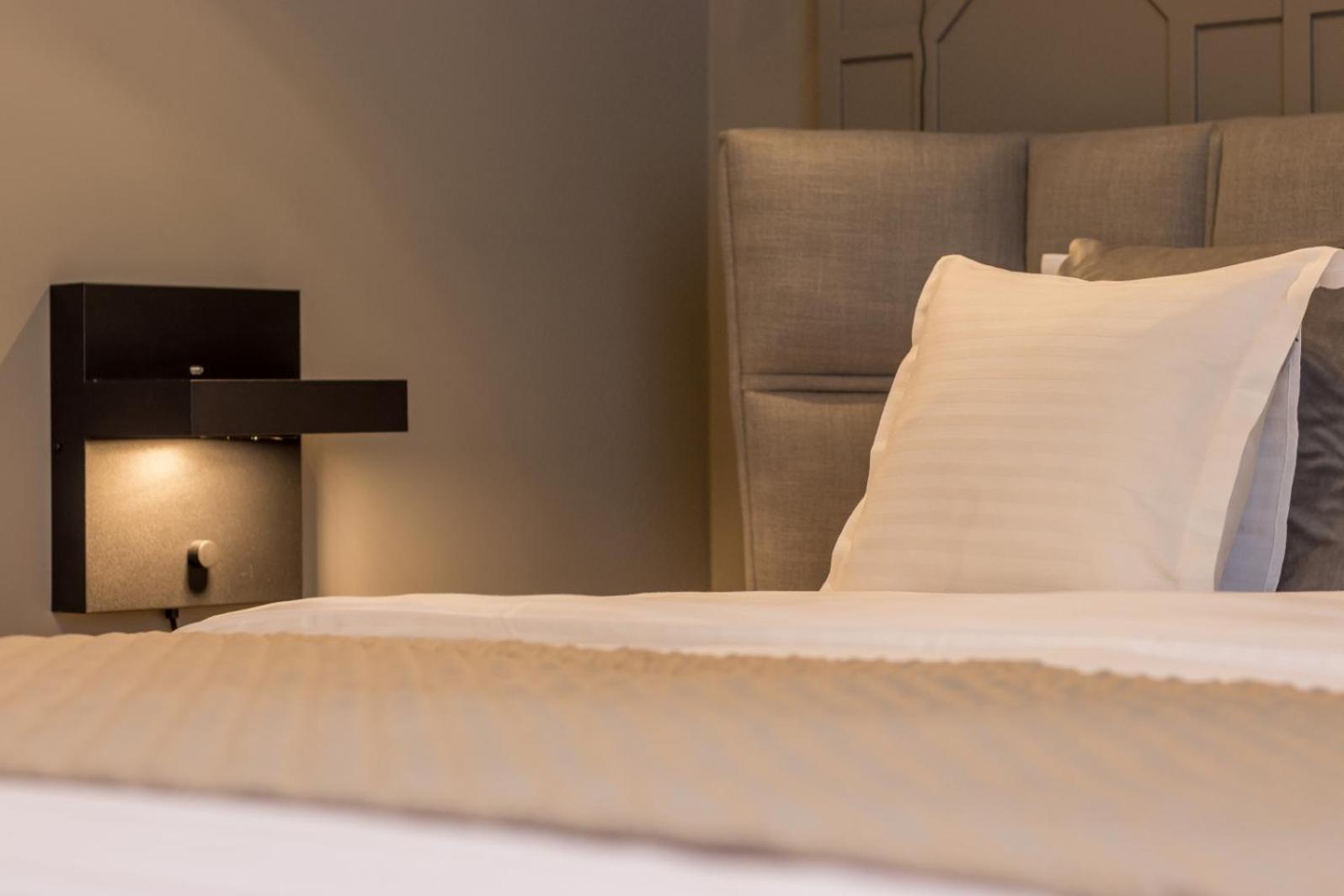 Standard Double Room - Photo 12