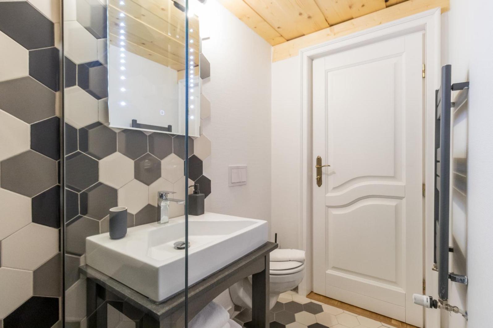 Apartment - Split Level - Photo 28