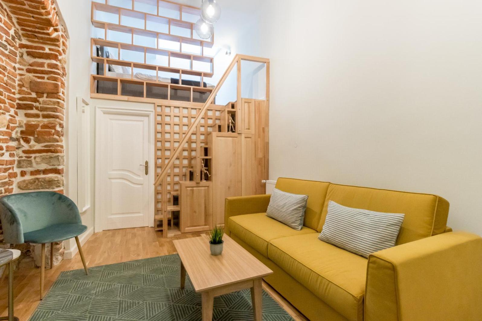 Apartment - Split Level - Photo 17