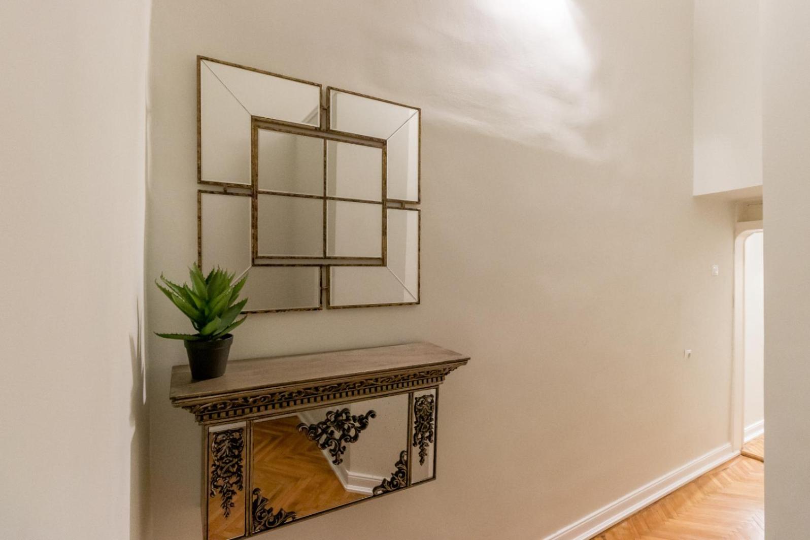 Budget Double Room - Photo 8