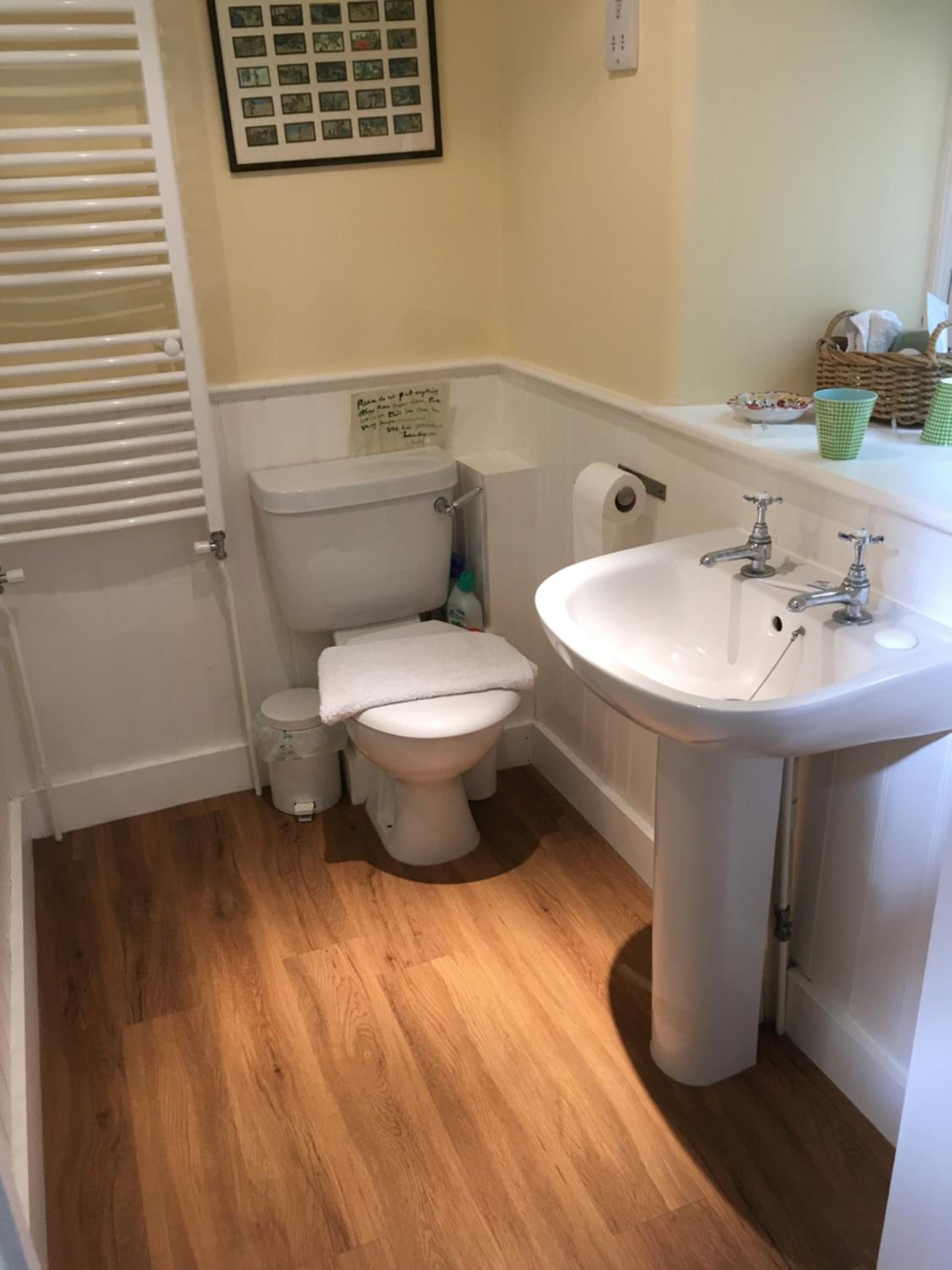 Deluxe Double Room with Bath photo 3
