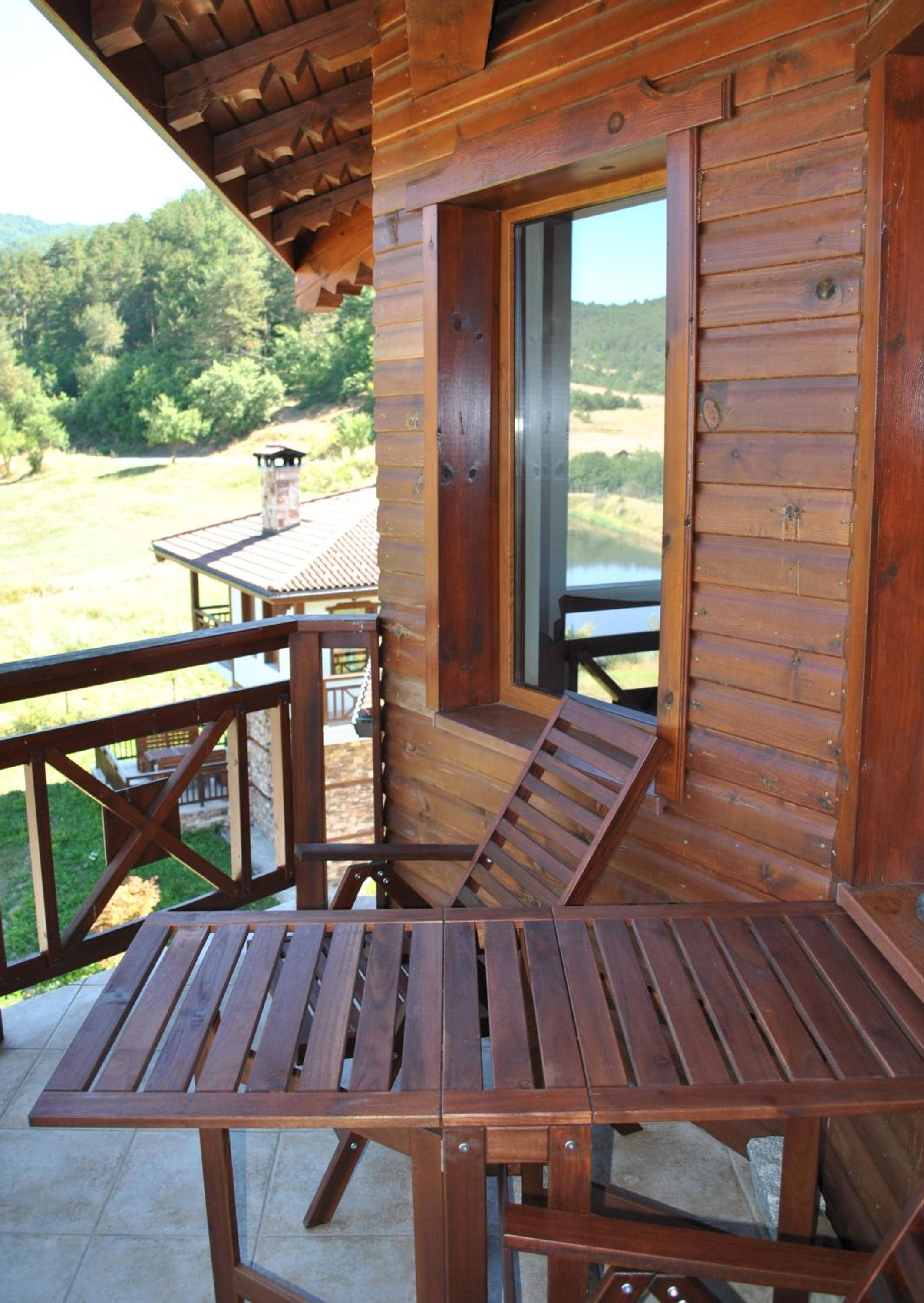 Studio with Balcony - Photo 2