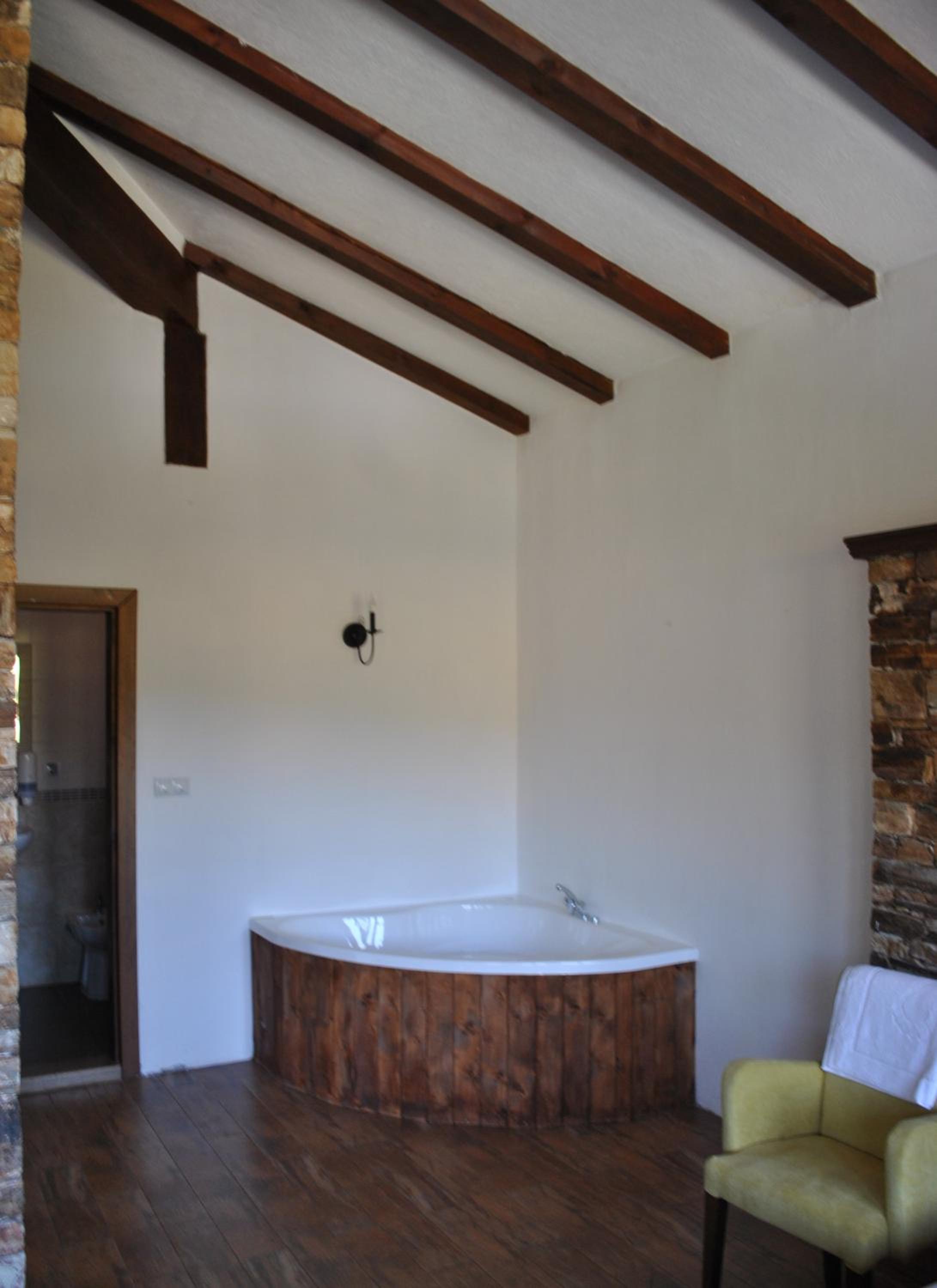 Studio with Balcony - Photo 6