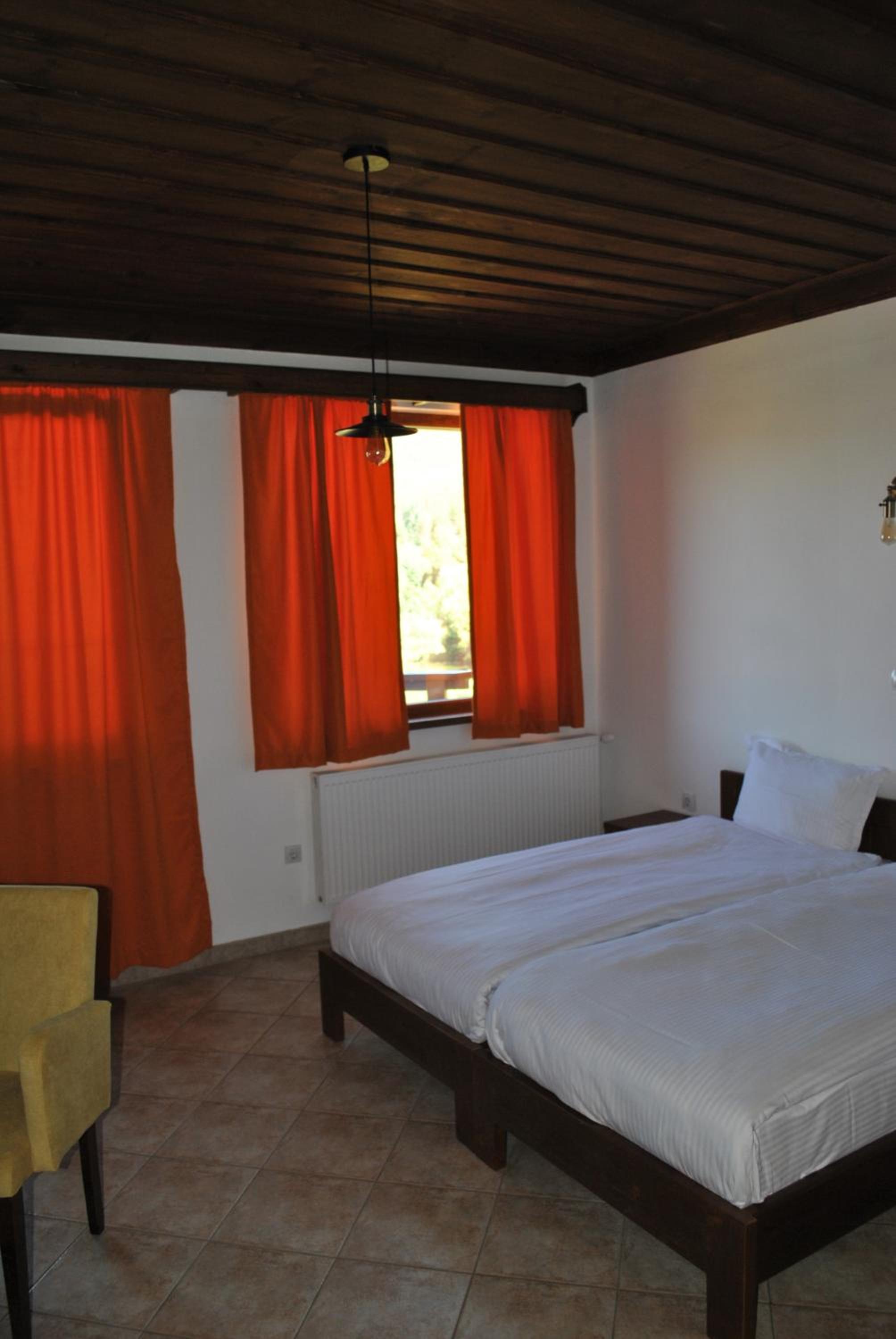 Double Room with Balcony - Photo 2