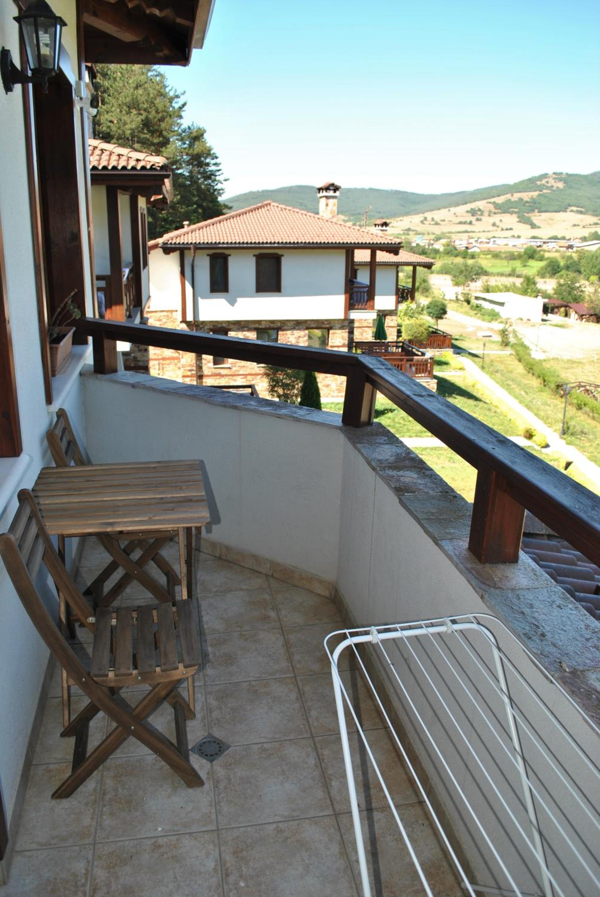 Double Room with Balcony - Photo 6