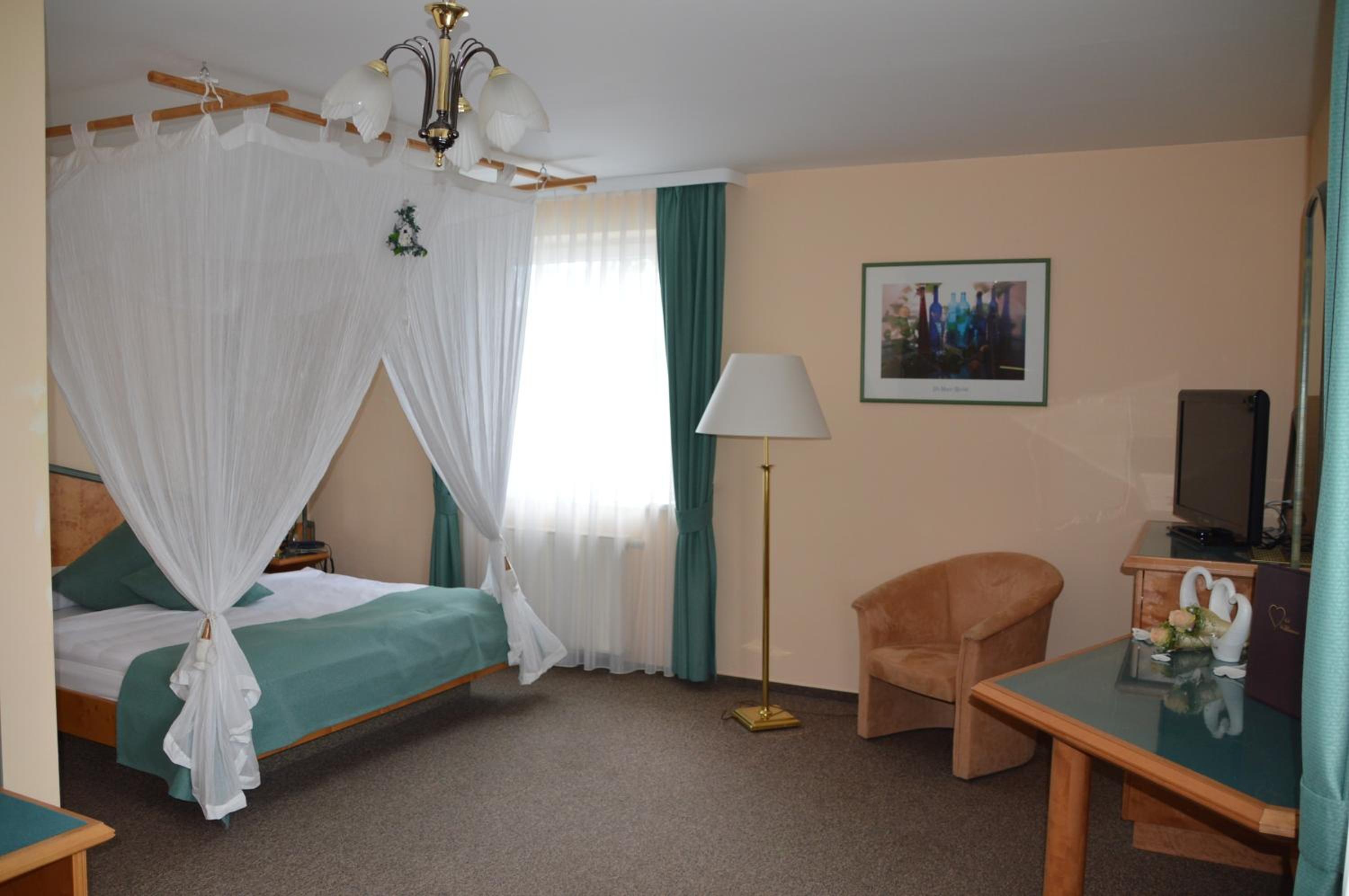 Large Double Room photo 2