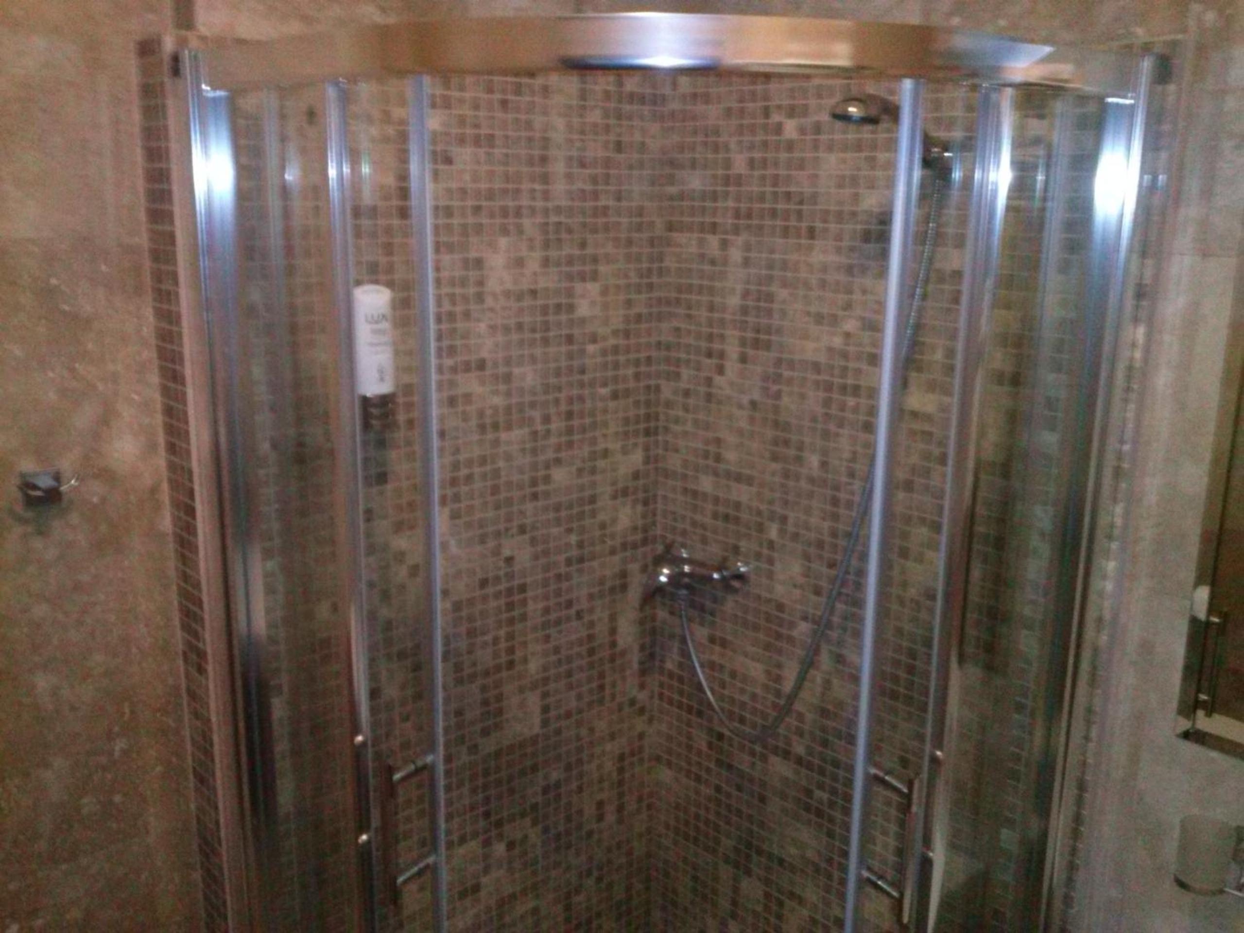Double or Twin Room - Photo 3