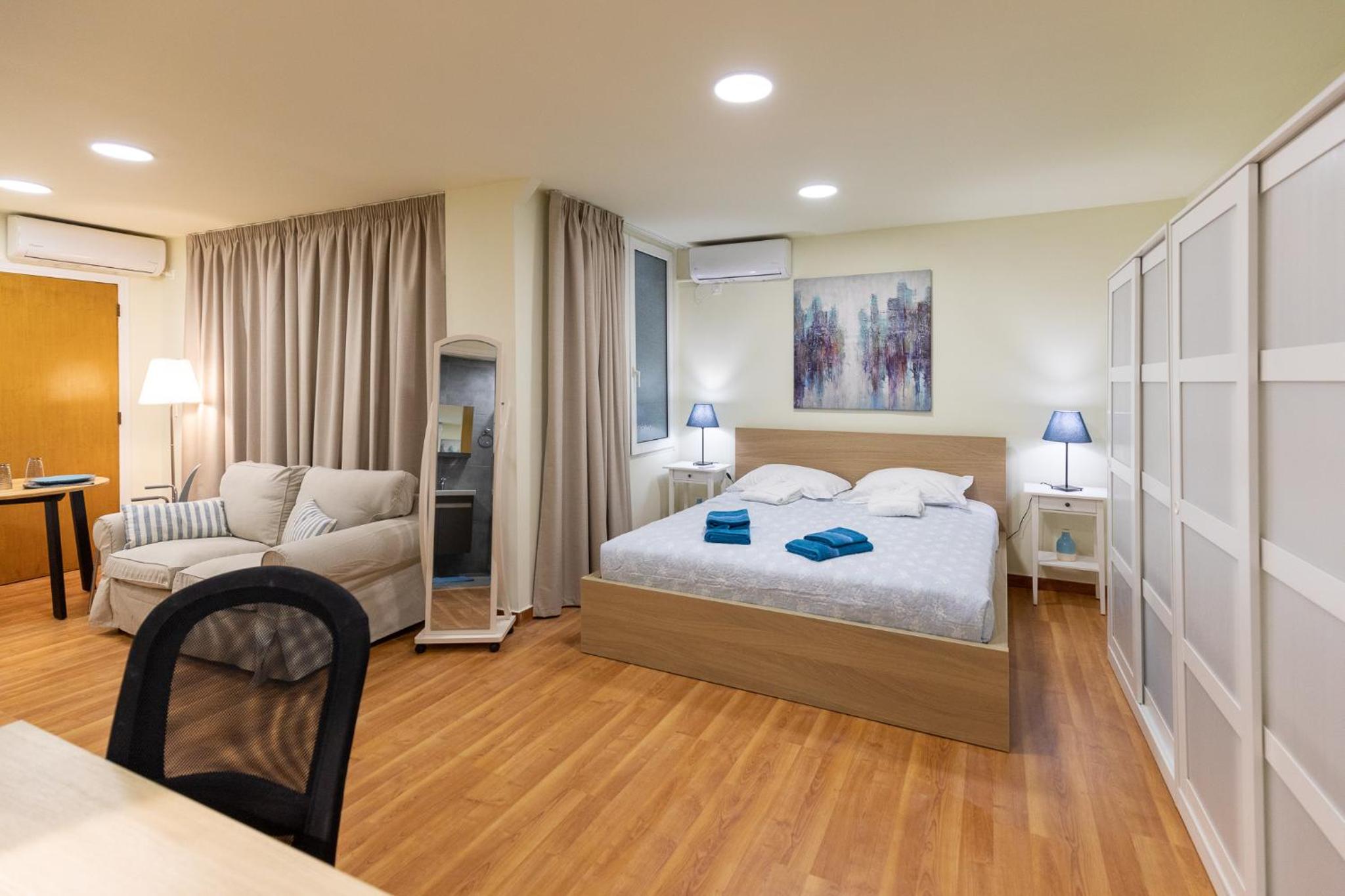 One-Bedroom Apartment