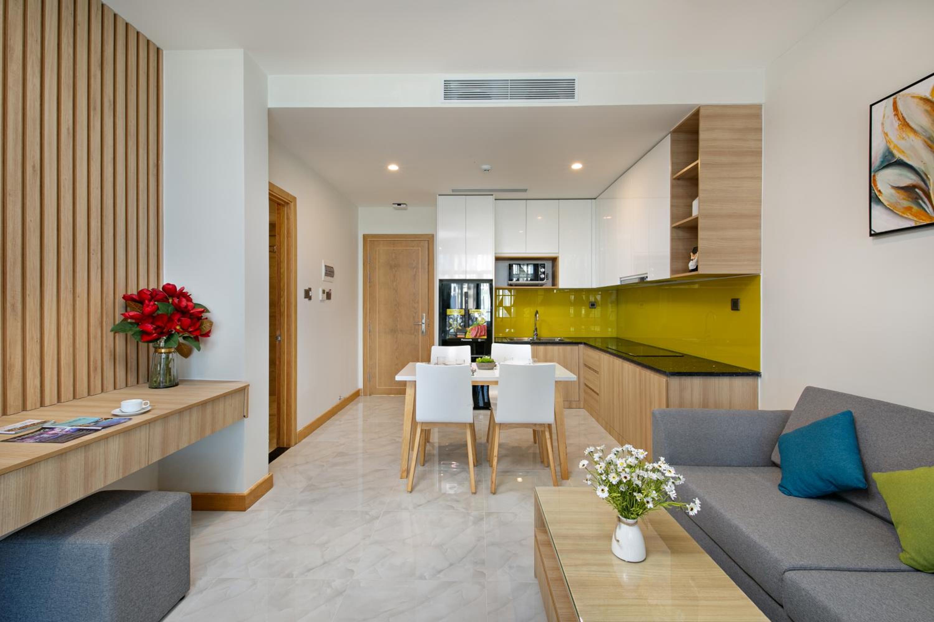 Apartment with Balcony - Photo 9