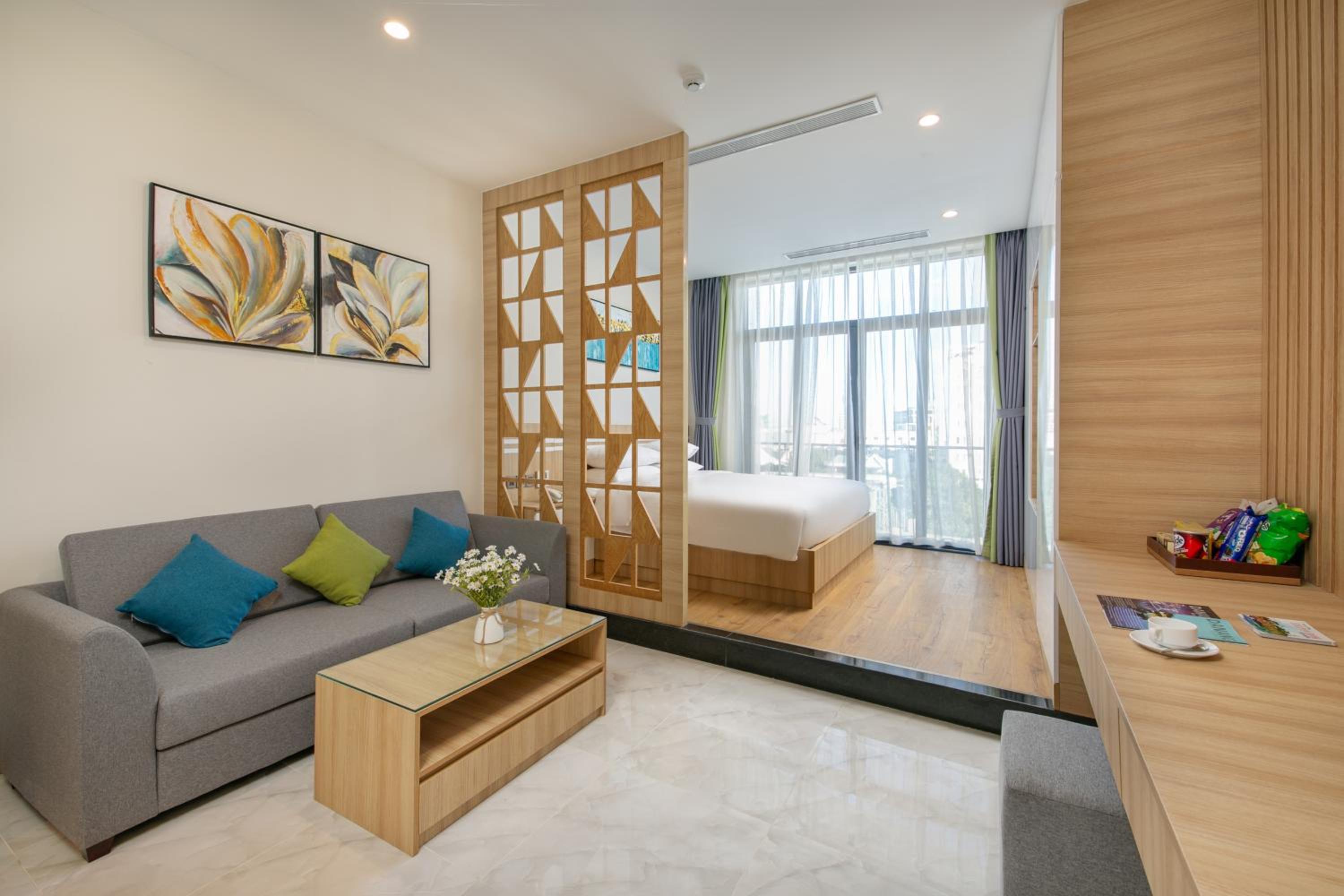 Apartment with Balcony - Photo 15
