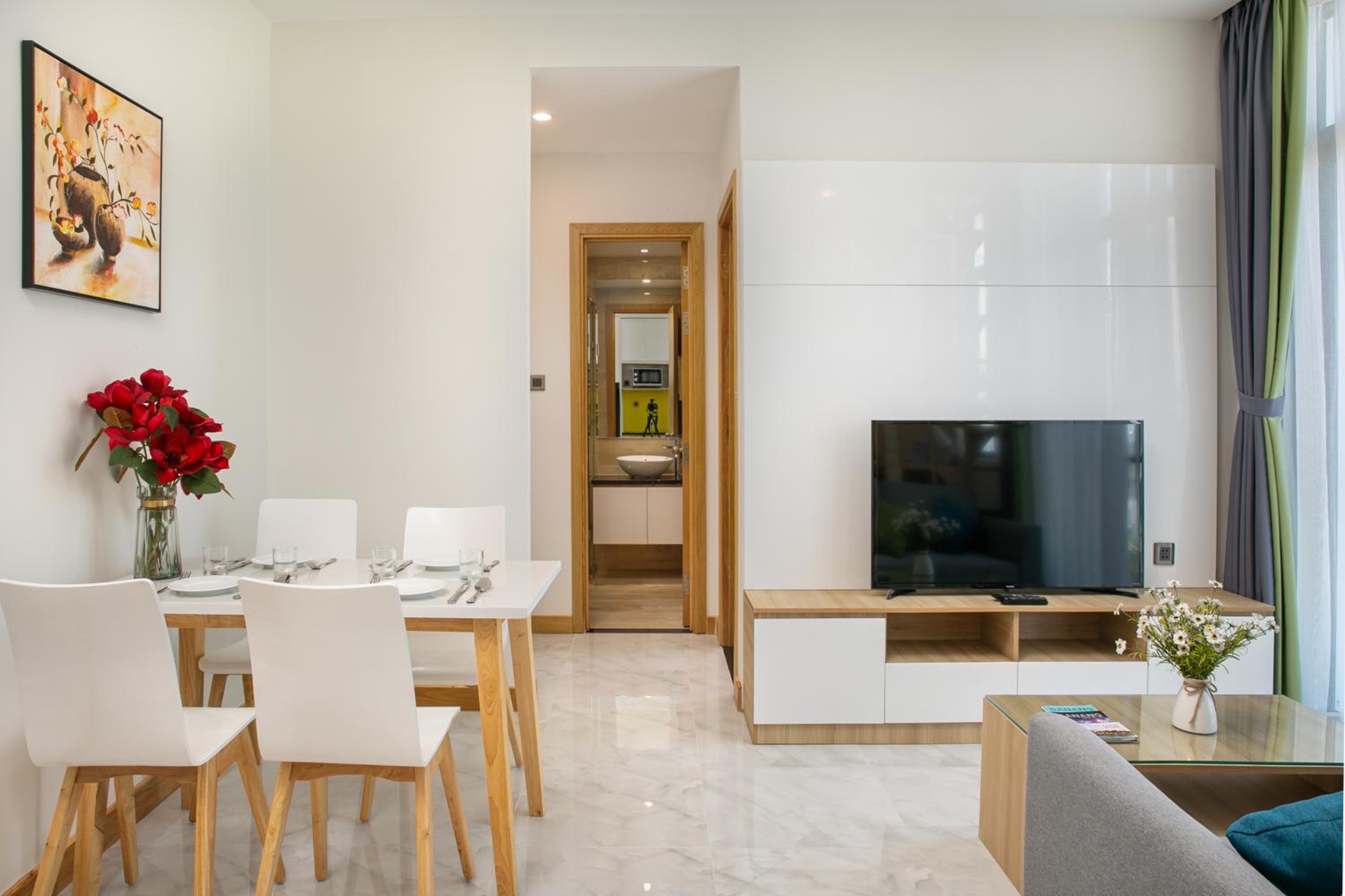 One-Bedroom Apartment - Photo 1