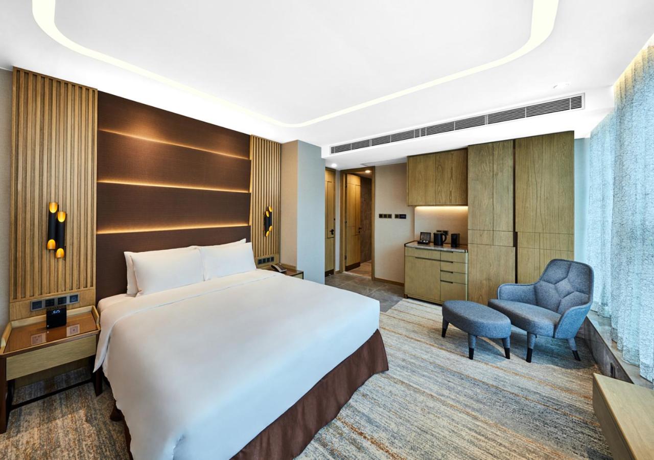 Urban King Room