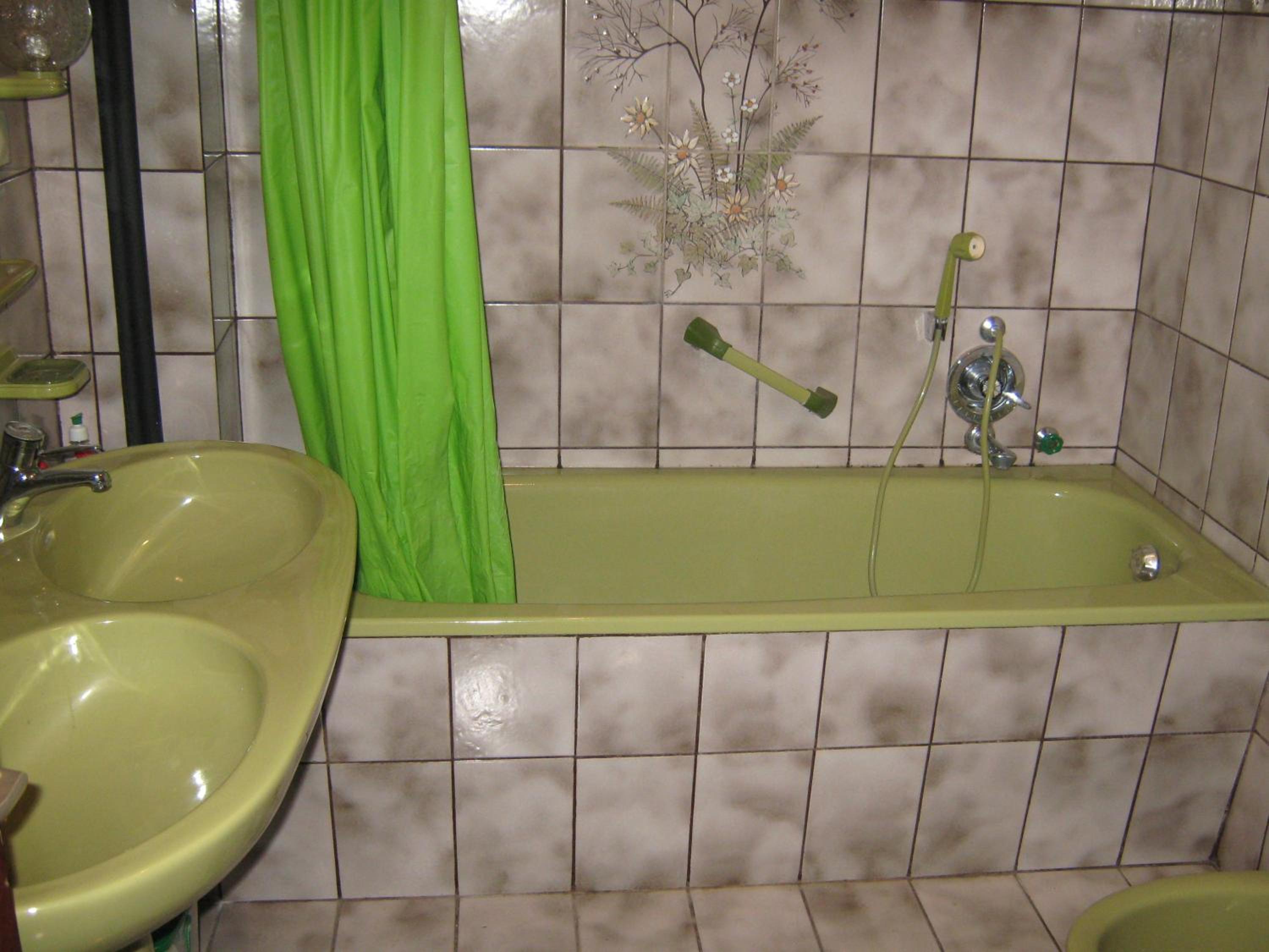Twin Room with Shared Bathroom