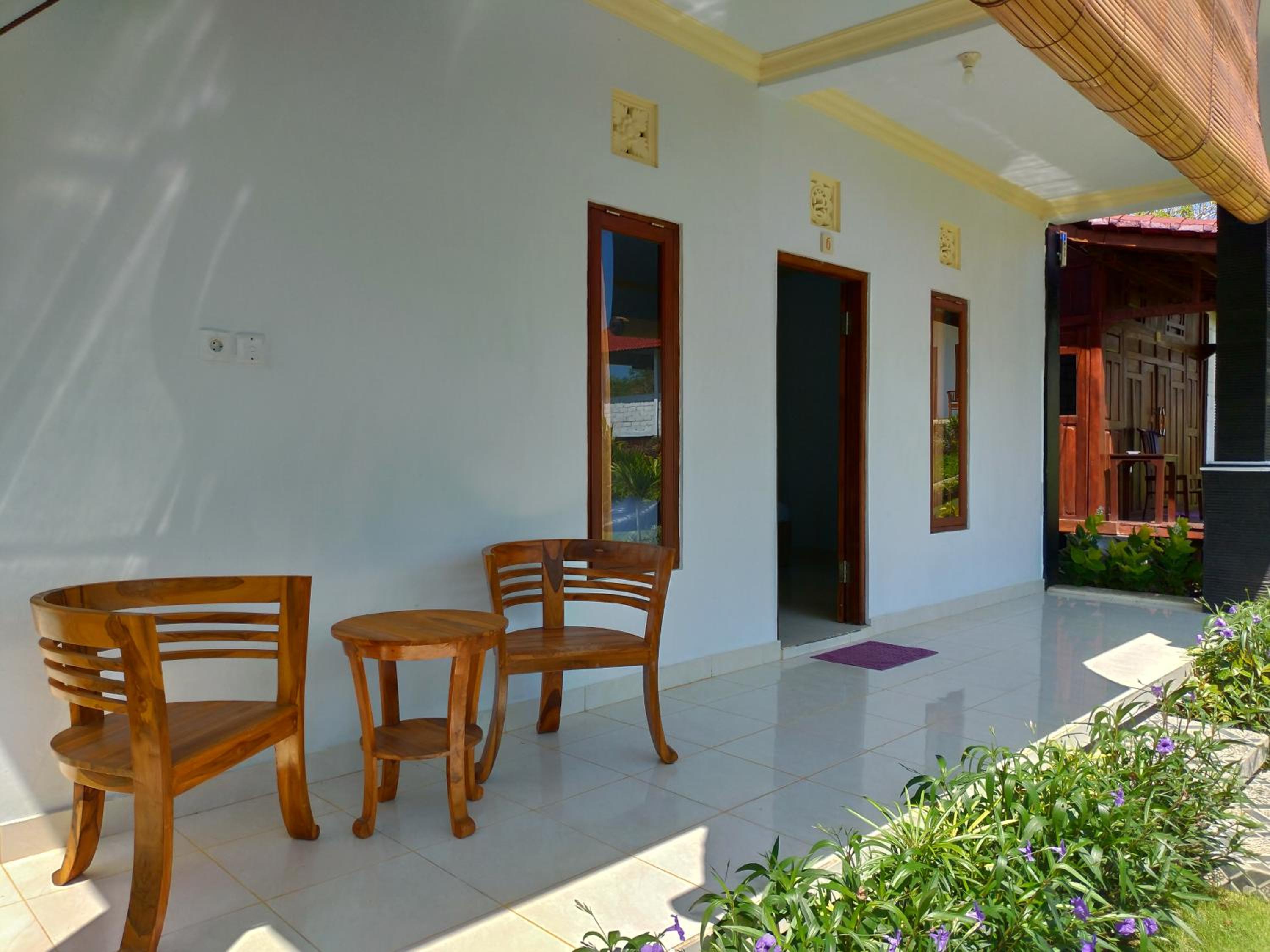 Family Room - Photo 6