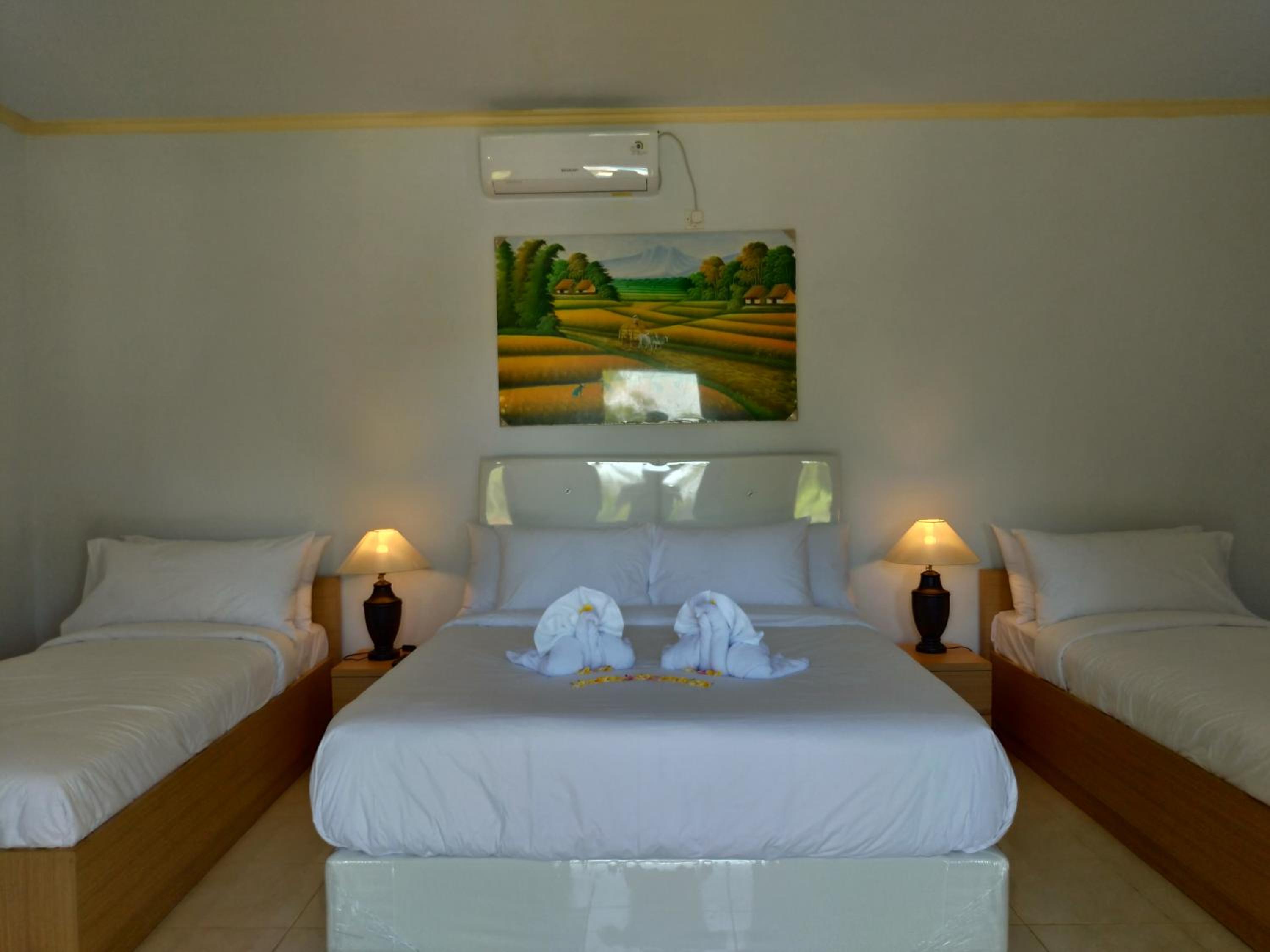 Family Room - Photo 2