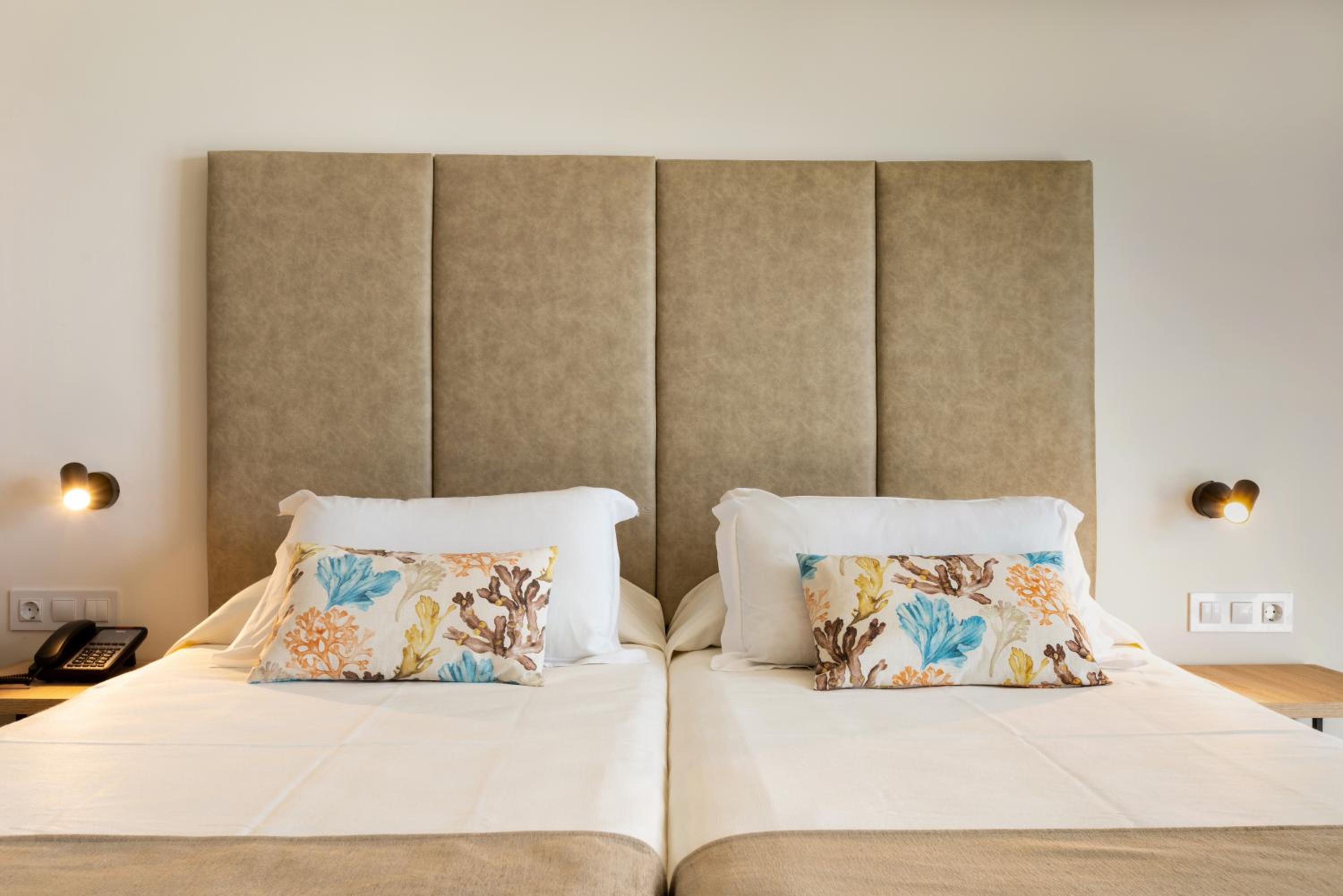 Standard Double Room - Photo 2