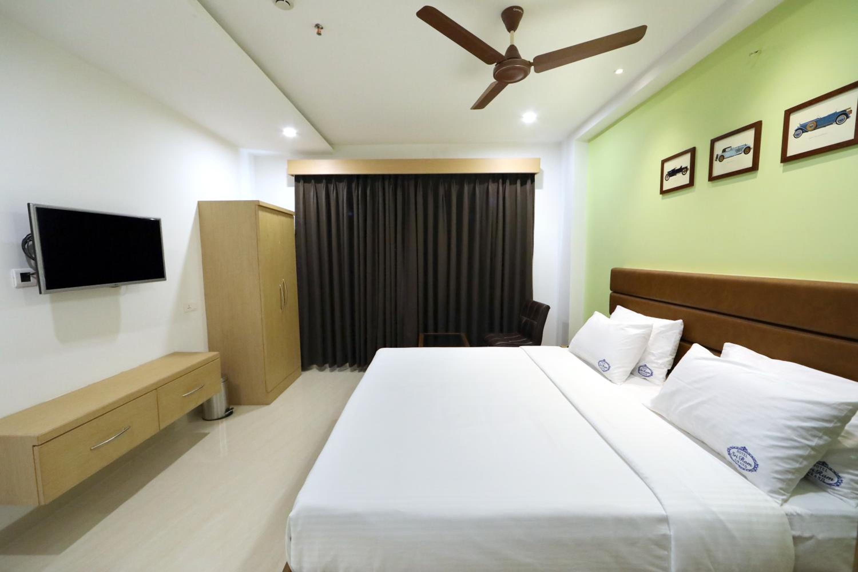 Standard Double Room - Photo 12