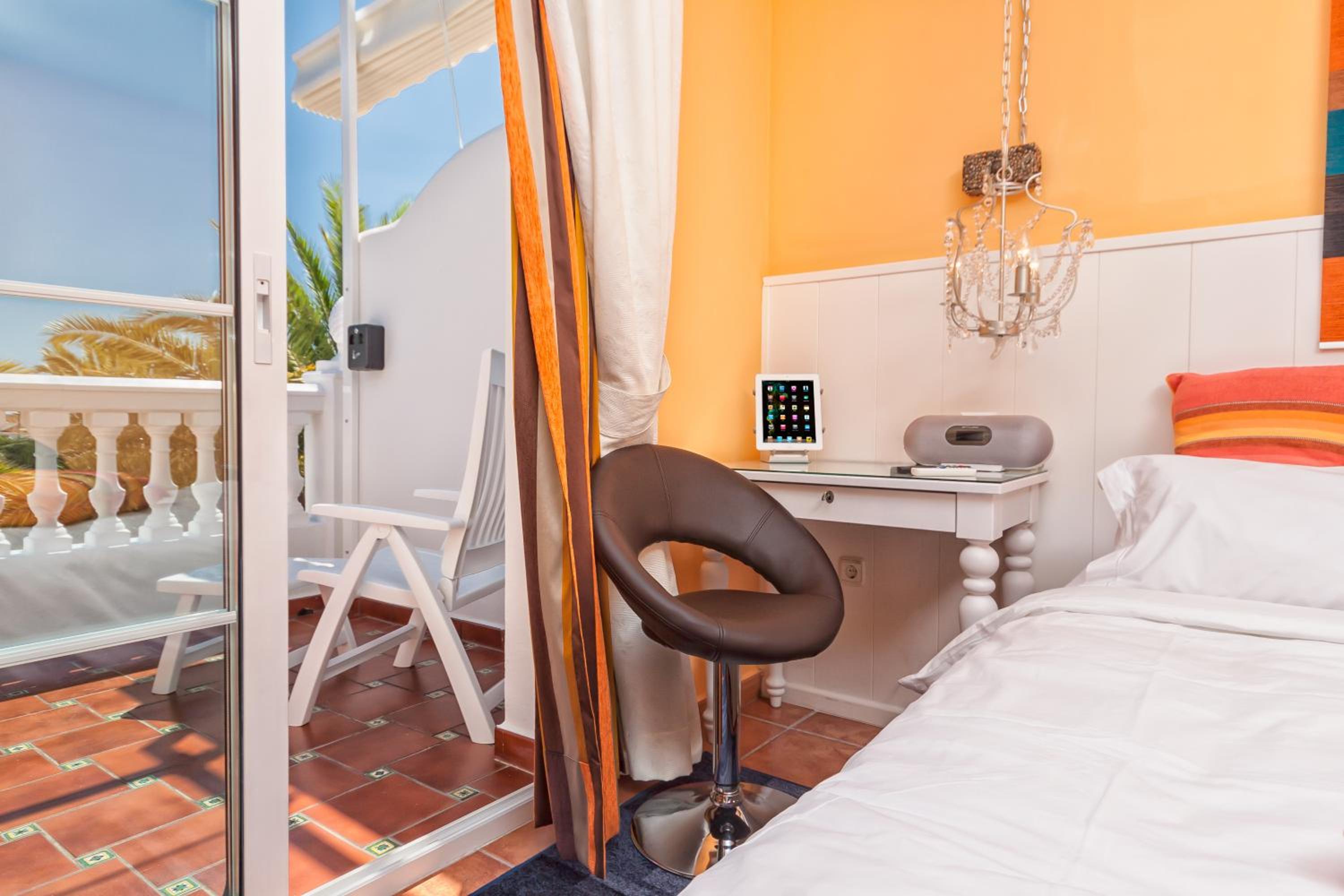 Double Room with Balcony photo 2
