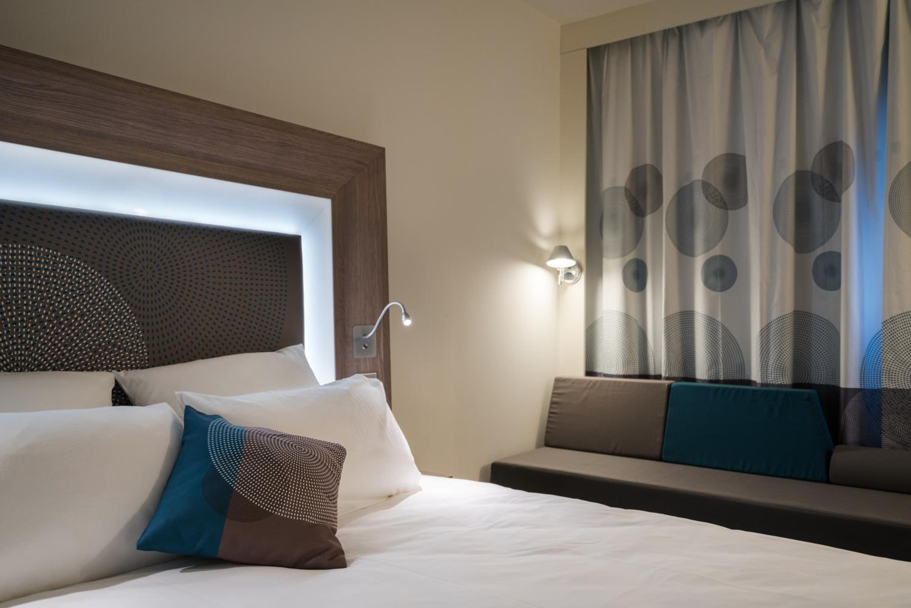 Executive Queen Room With Sofa photo 3