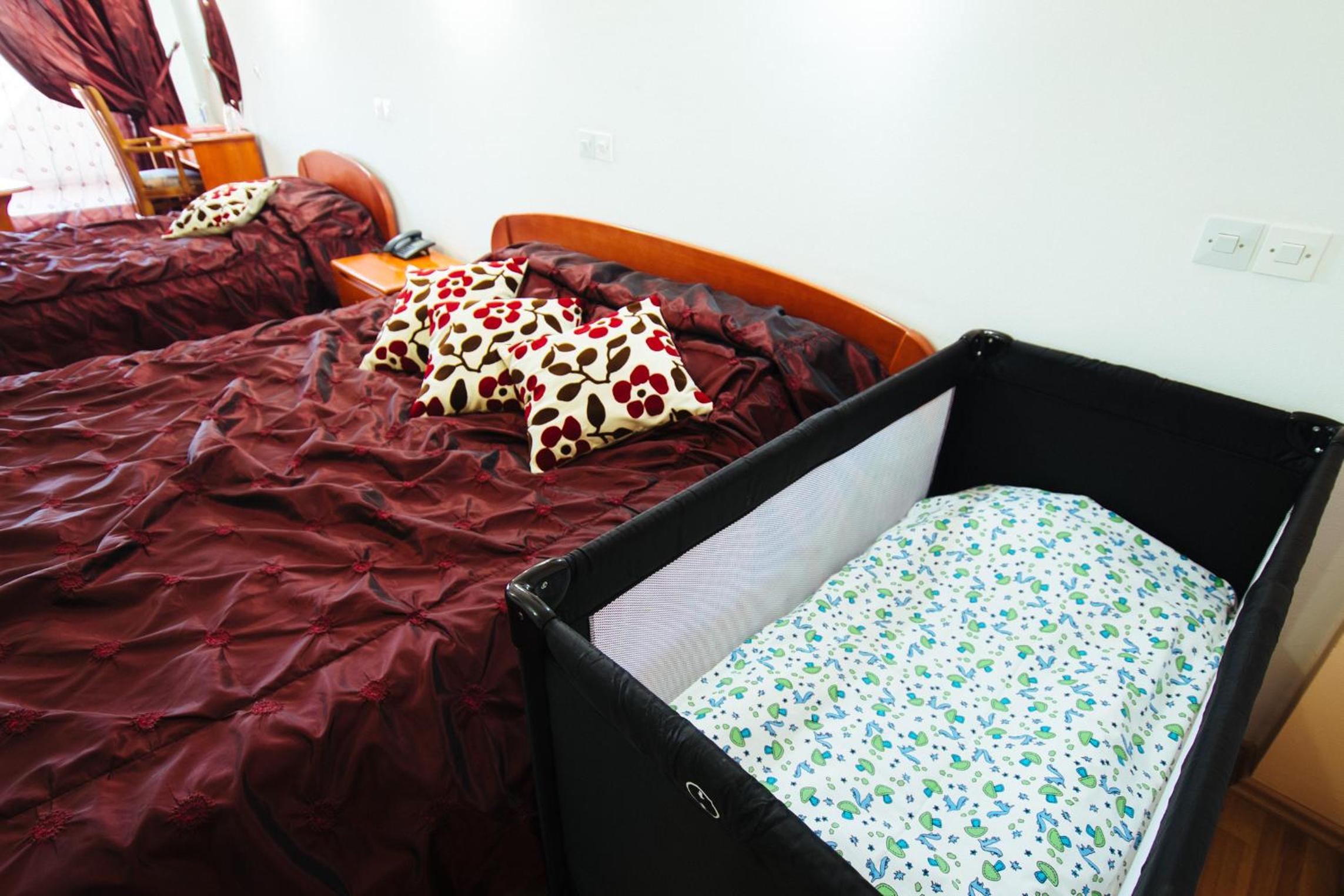 Deluxe Triple Room with Balcony - Photo 6