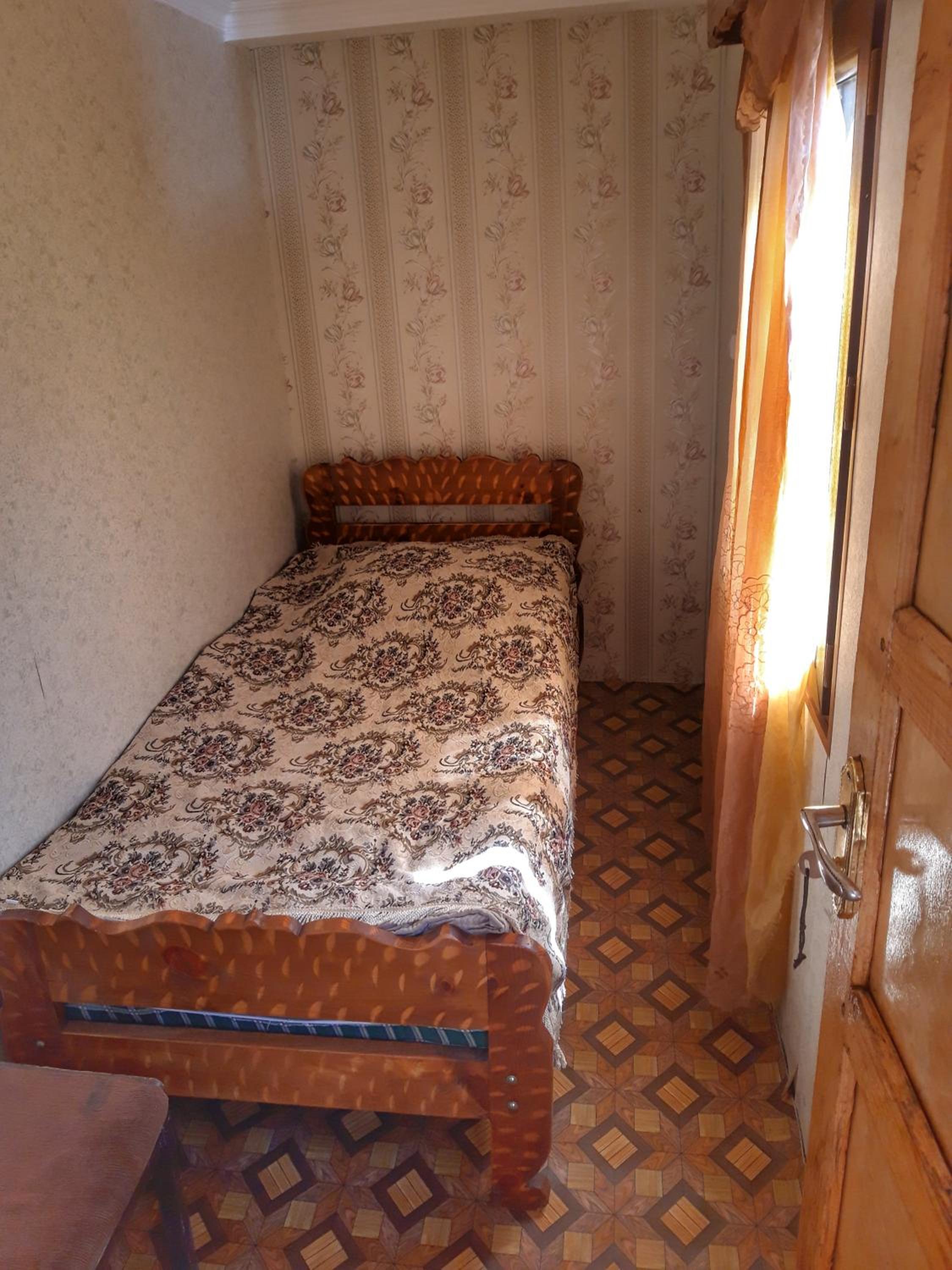 Small Single Room photo 3