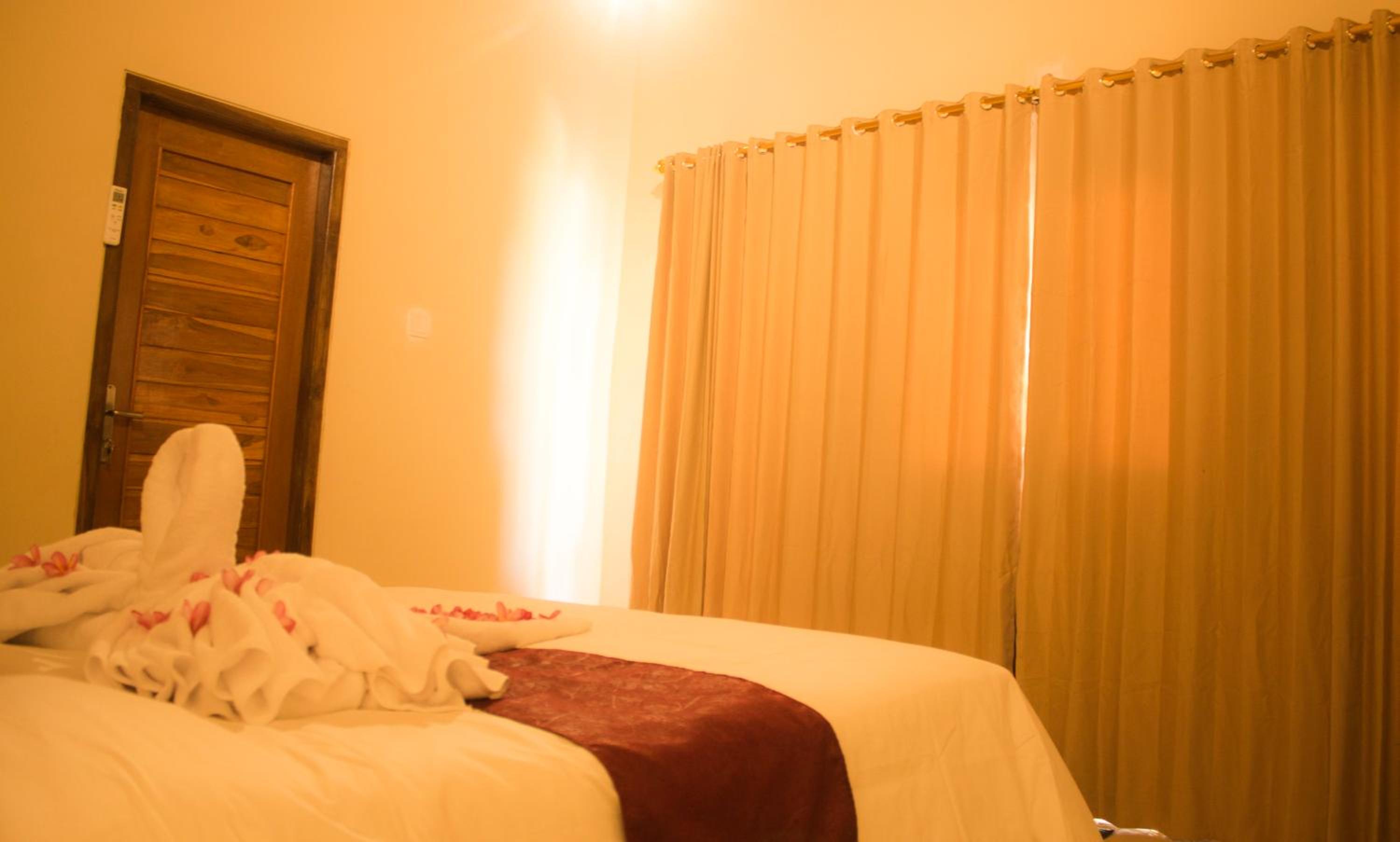 Deluxe Room - Photo 6