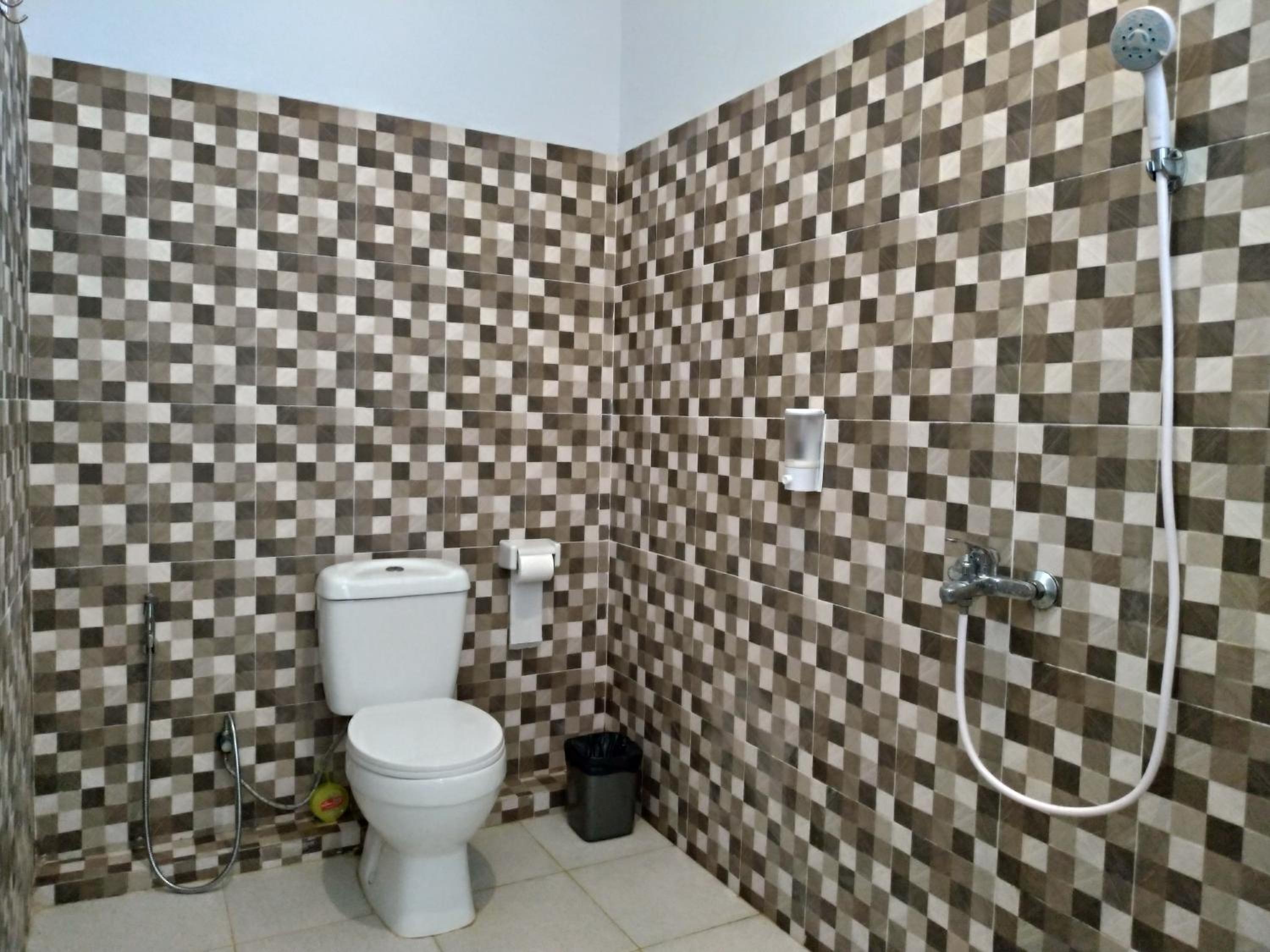 Family Room - Photo 4