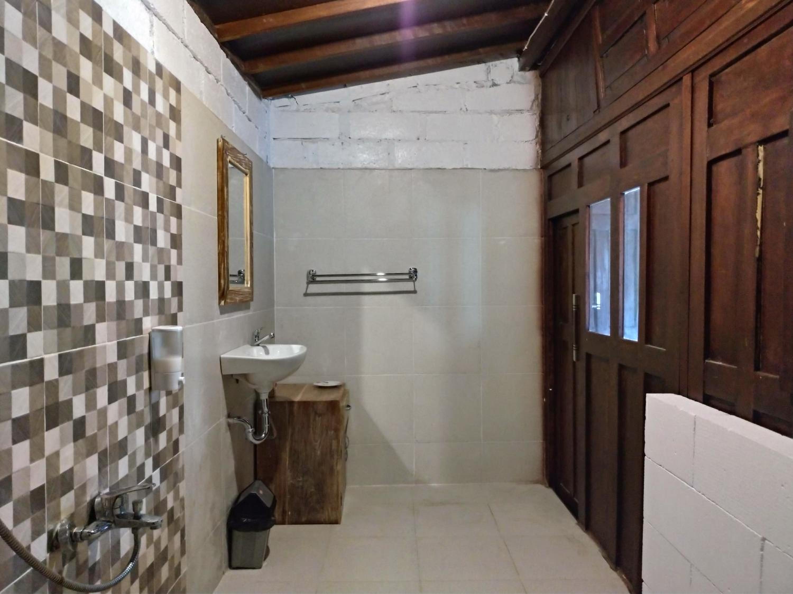 Superior Bungalow - Photo 5