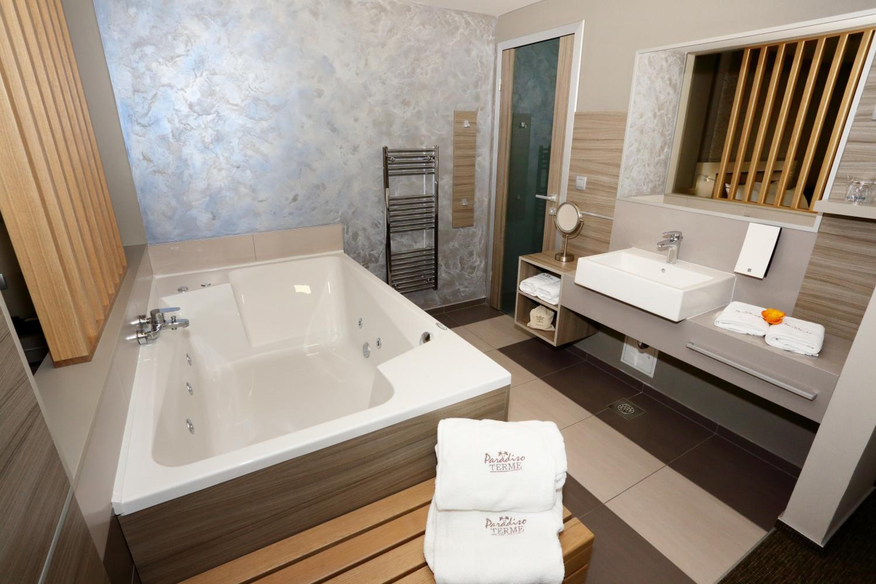 Deluxe Double Room - Photo 6