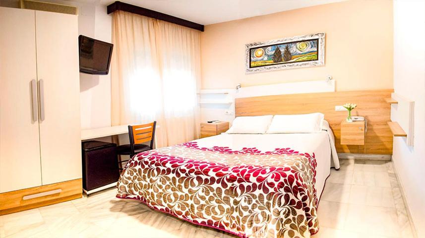 Double or Twin Room - Photo 6