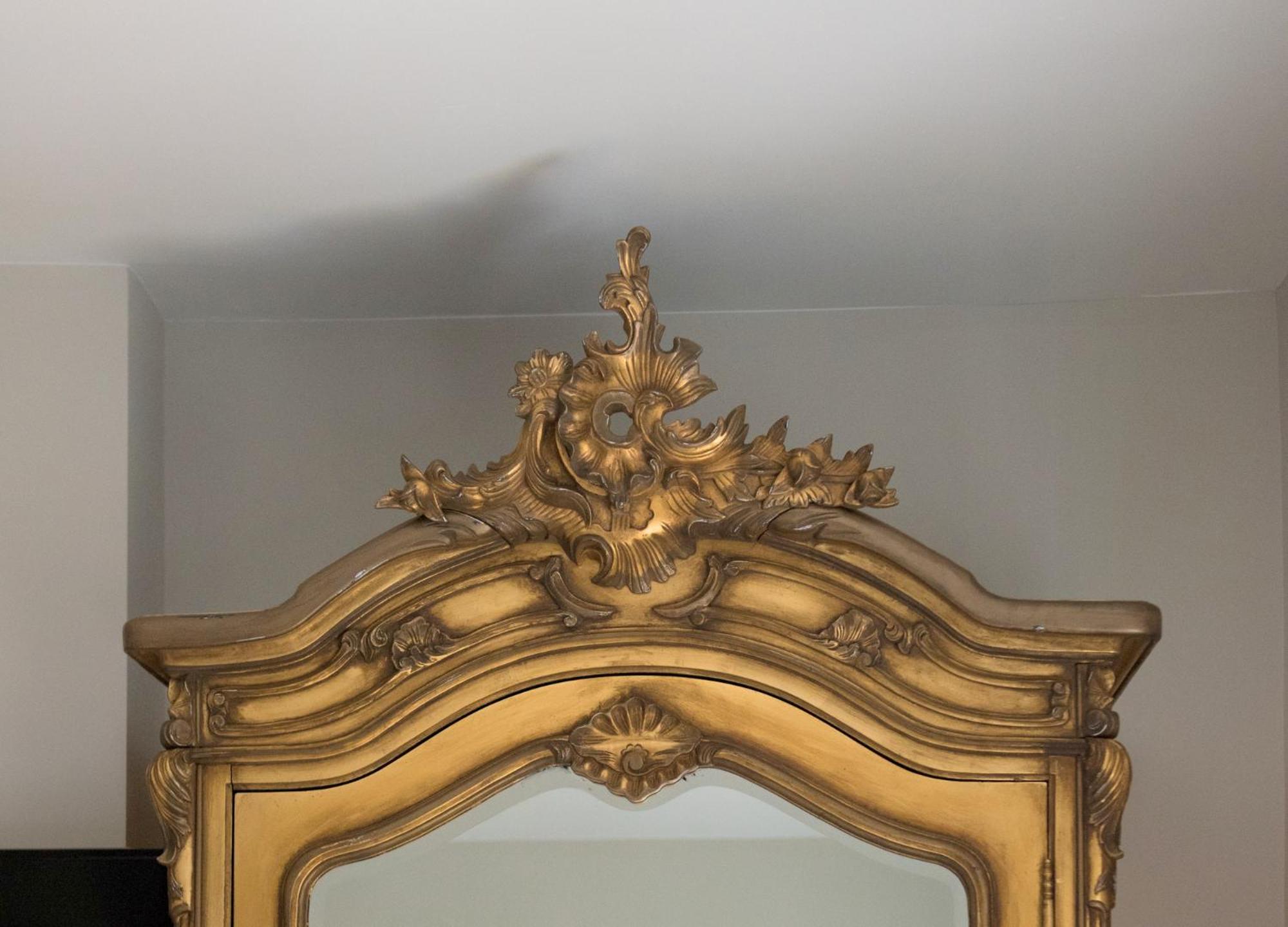 Deluxe Family Suite - Photo 8